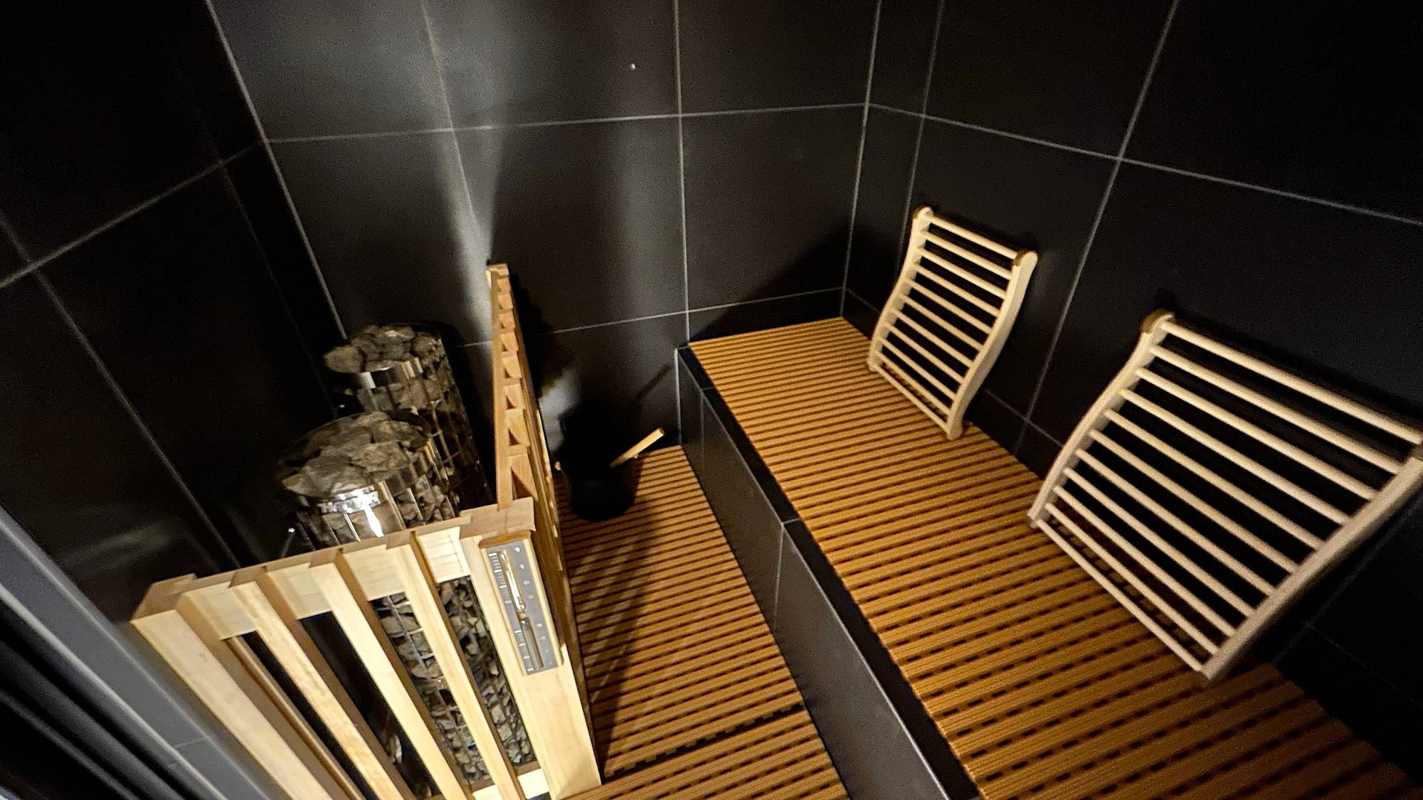 海、空、サウナ。すべてが目の前にある極上の居場所＜一棟貸切＞