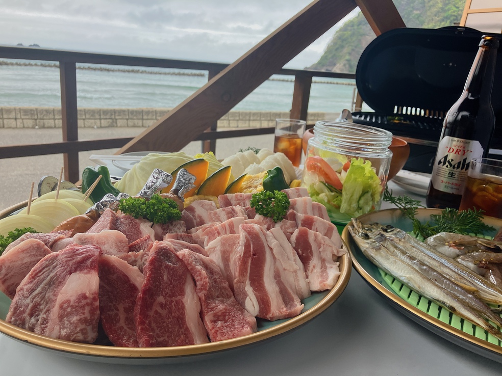 【日帰りBBQ昼食プラン】手ぶらでOK！新鮮な海の幸＆お肉を堪能☆海辺でＢＢＱ♪