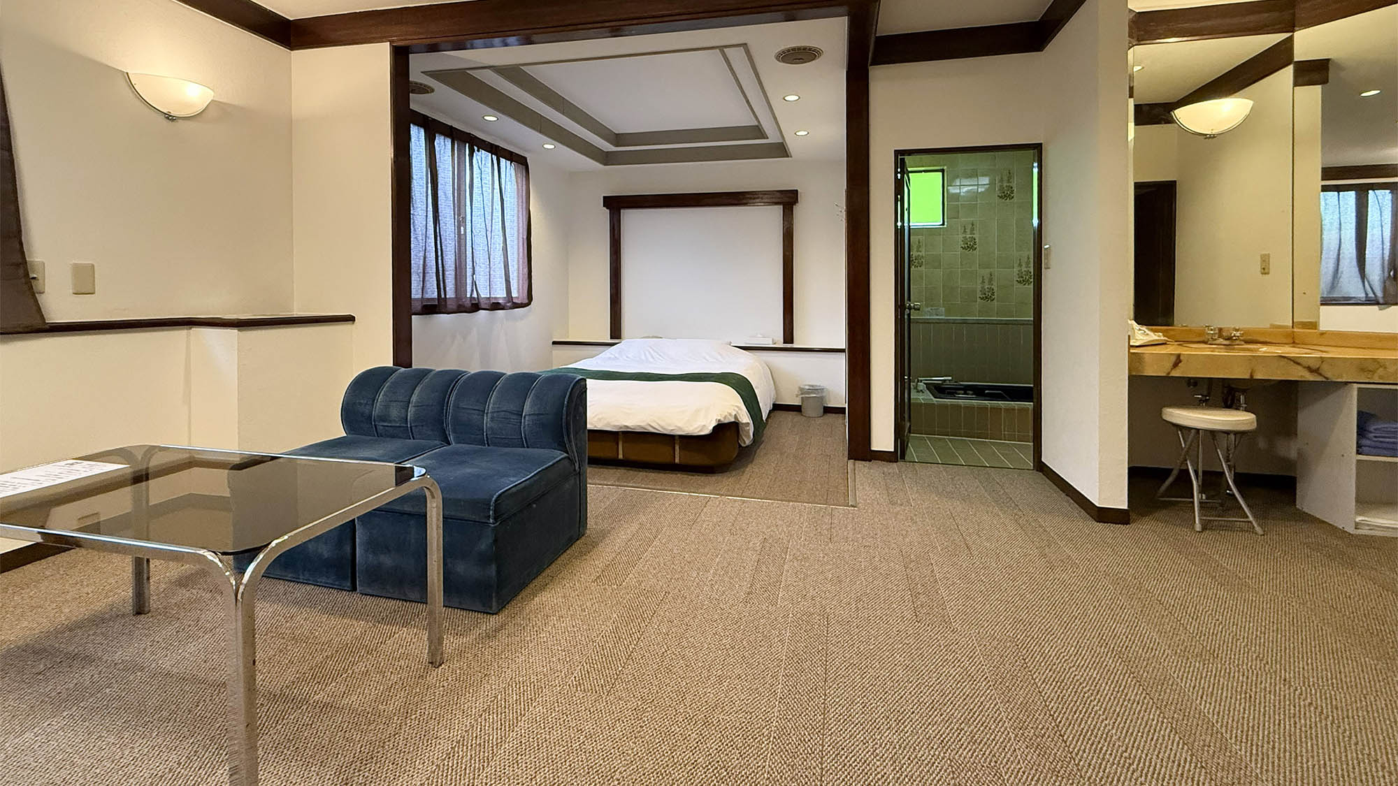 ・【ドームテント付きコテージ】隣を気にせず過ごせる！お風呂の蛇口から温泉が出る贅沢なコテージです