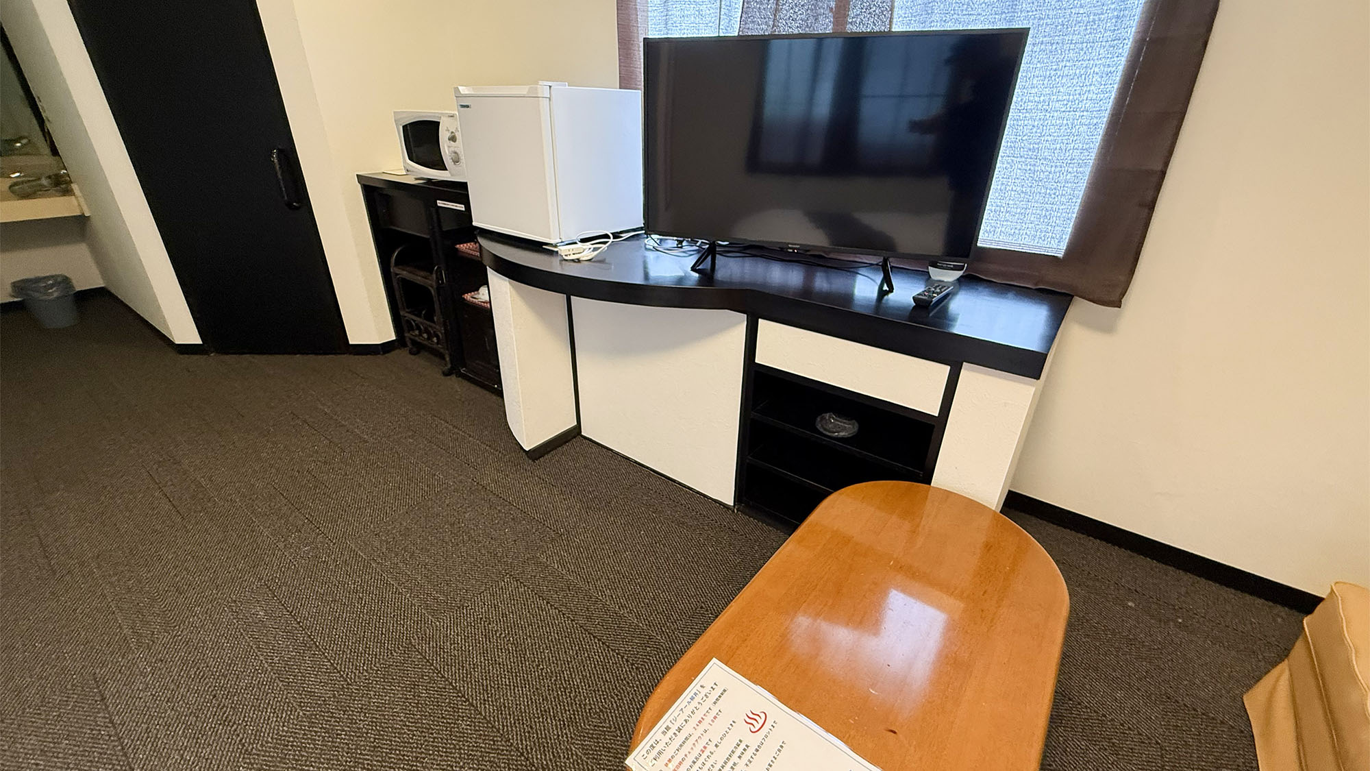 ・【室内】電子レンジや冷蔵庫完備でレジャーだけでなくビジネスでのご利用にもおすすめです