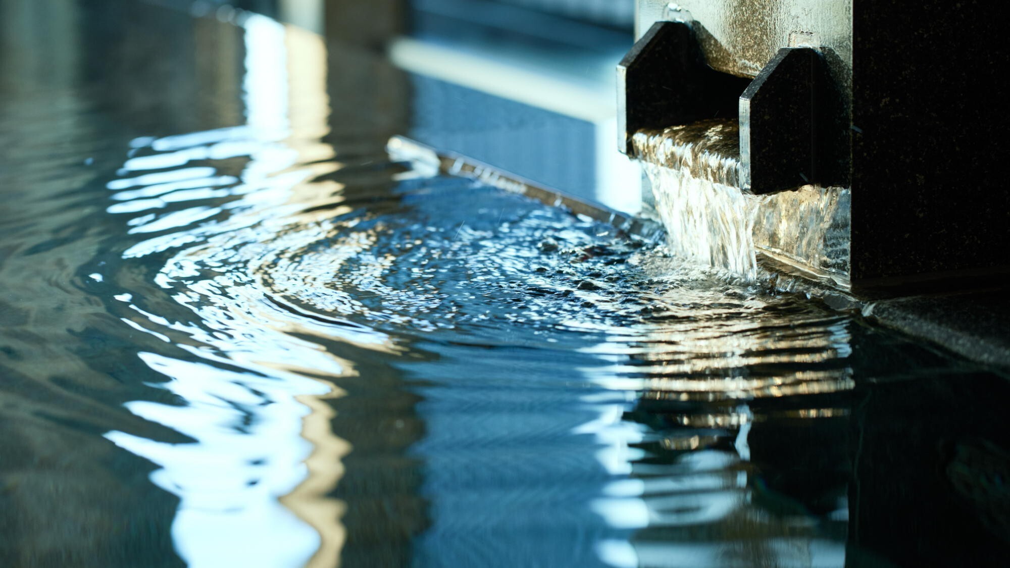 ◆温泉の特徴｜ツルツルな肌をつくり、冷え症をサポートる。ゆったりと名湯を愉しむ時間。