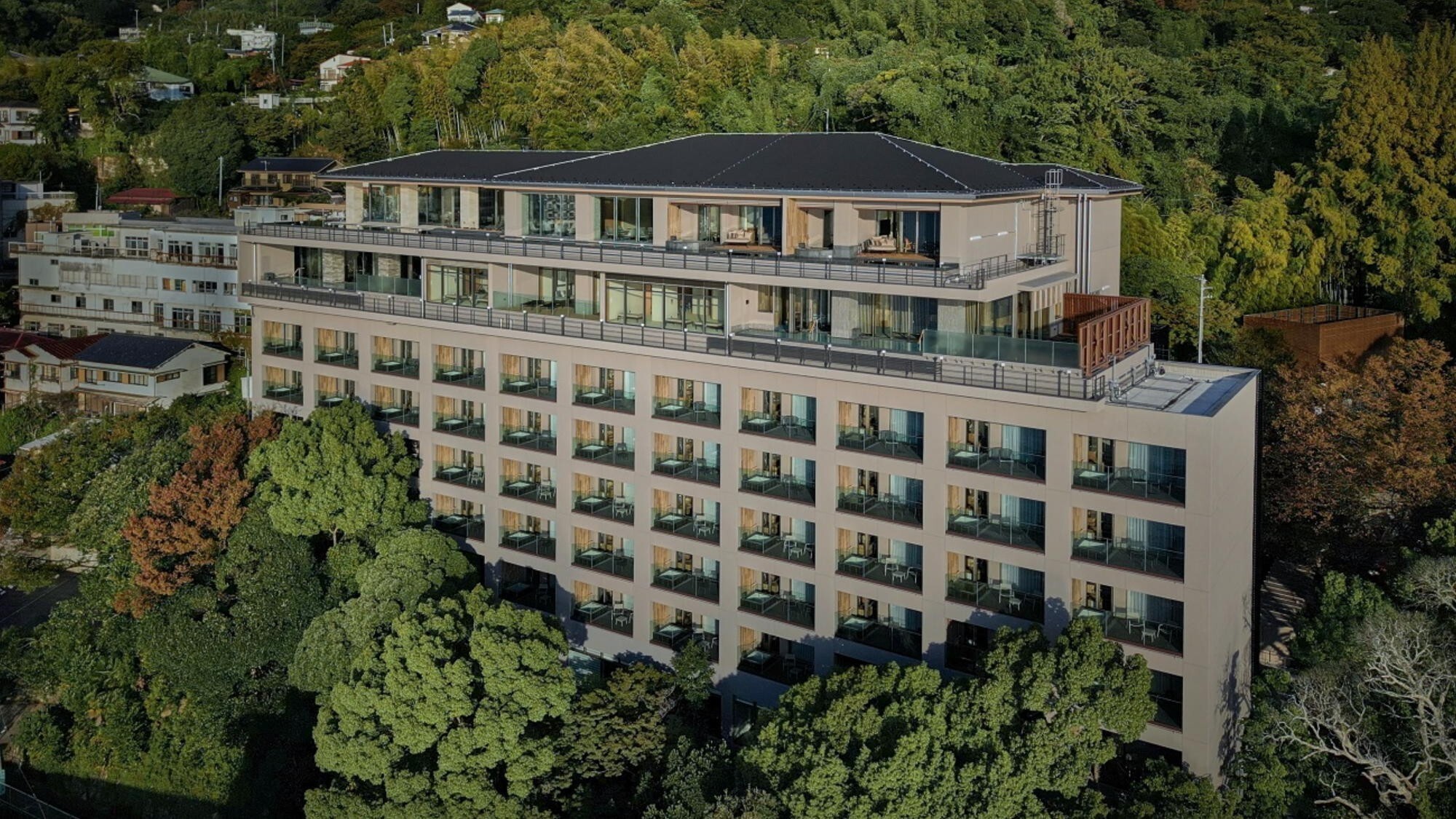 ◆外観｜「熱海・伊豆山 佳ら久」、水天一碧の情景が、時を満たすかけがえのないひととき。