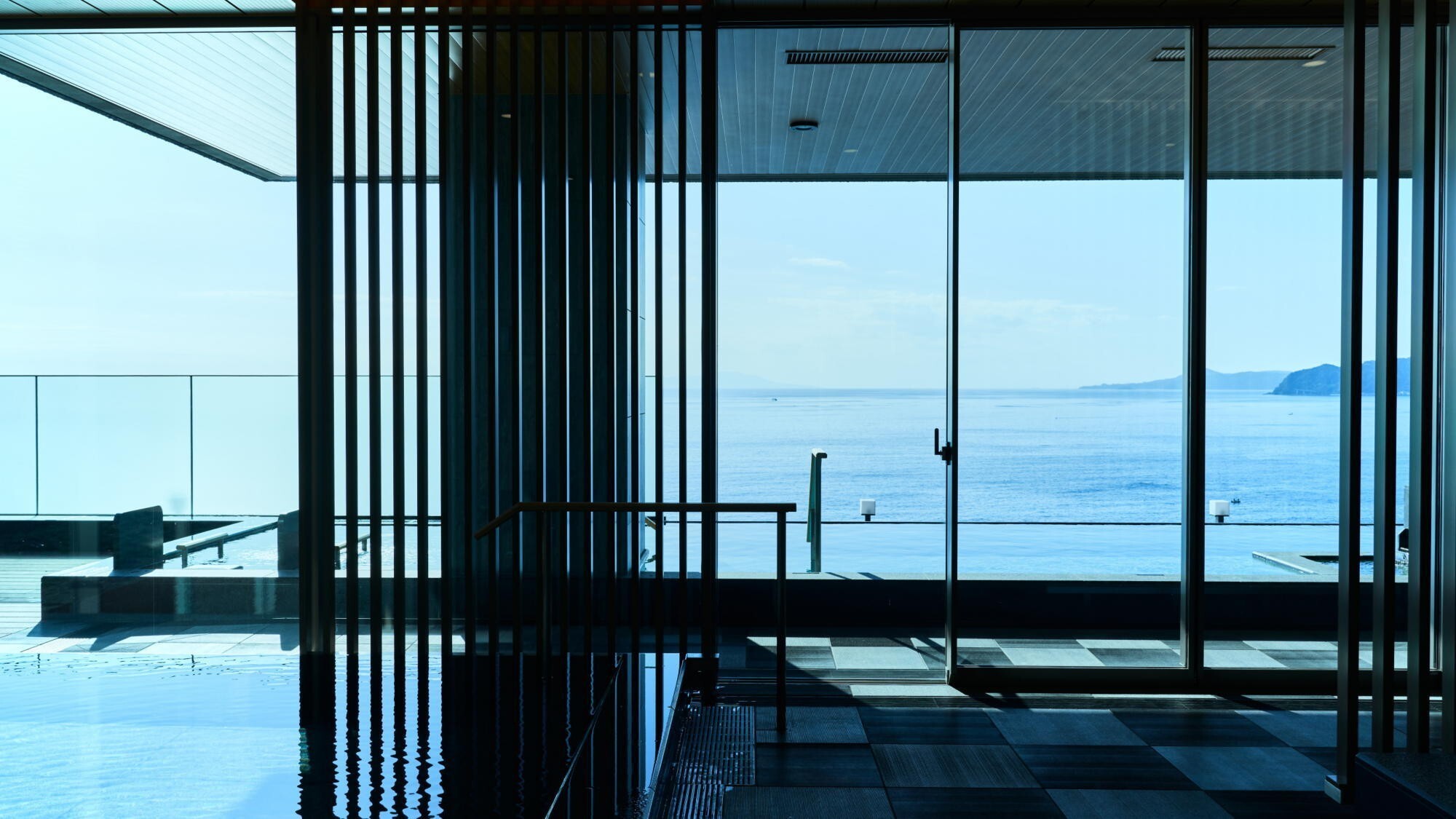 ◆展望露天風呂「想海」｜刻々と移り変わる海景を眺めながら得られる心身の開放。