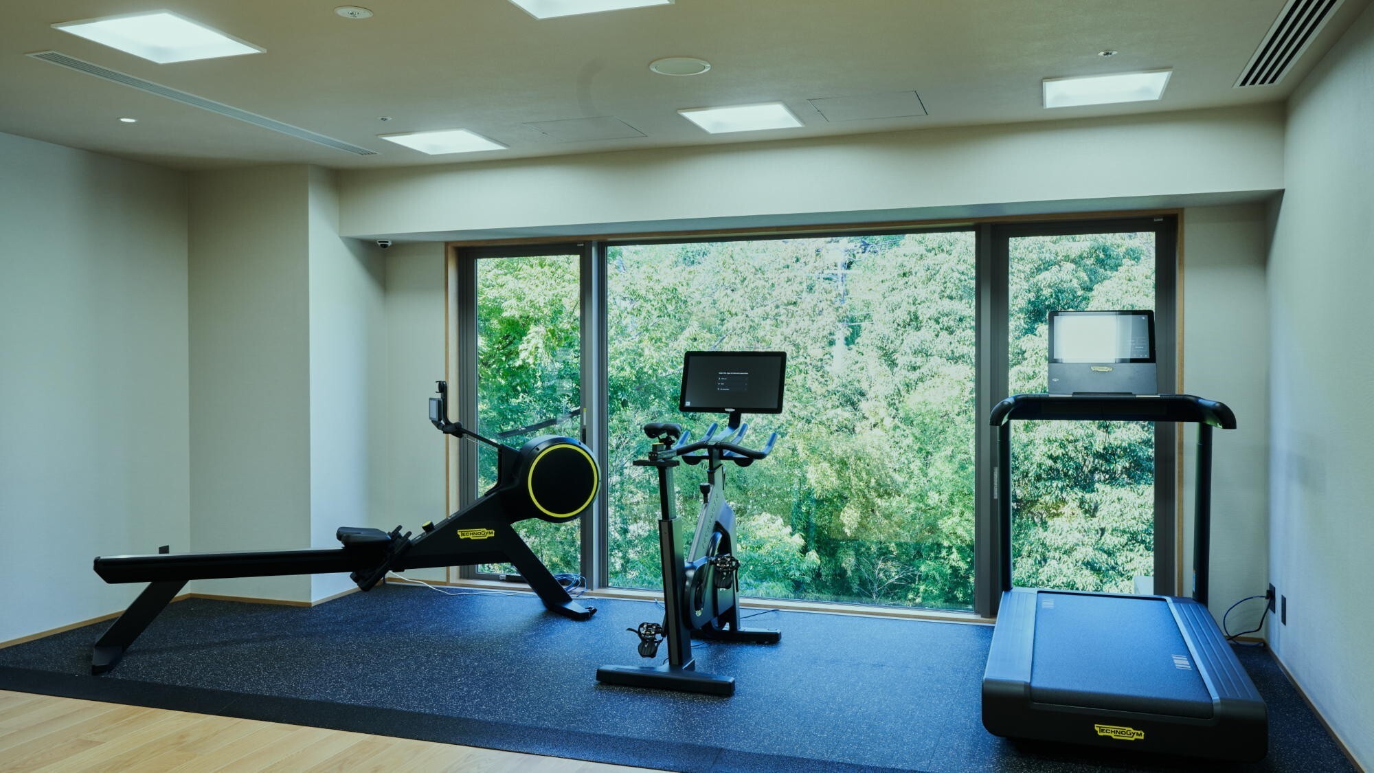 ◆ジム｜カラダを動かし、心身ともに健やかに。ひと汗かいた後に入る湯は格別。（7F）