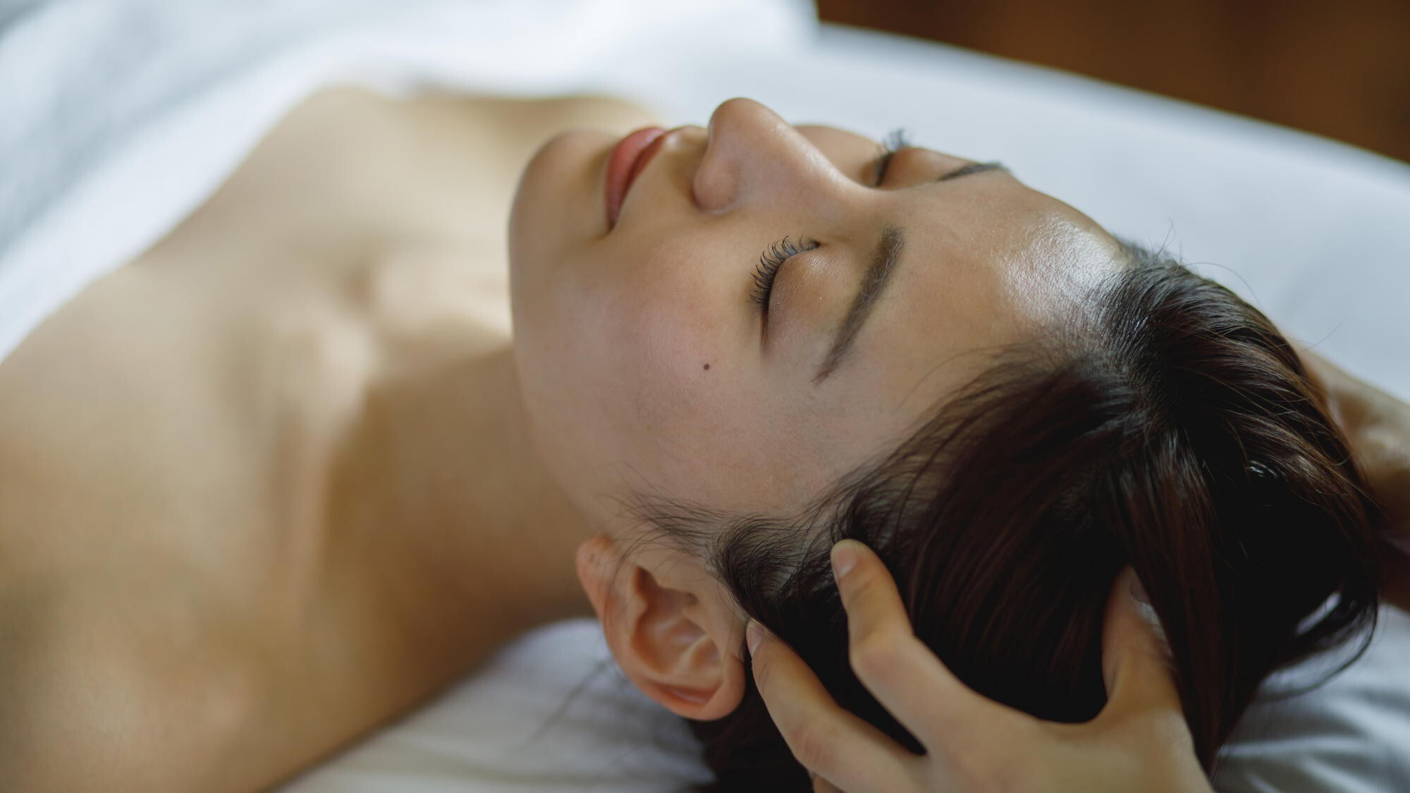 ◆Izusan Spa AIOI｜フェイシャルトリートメント。肌のバランスを整え、健康的に導きます。