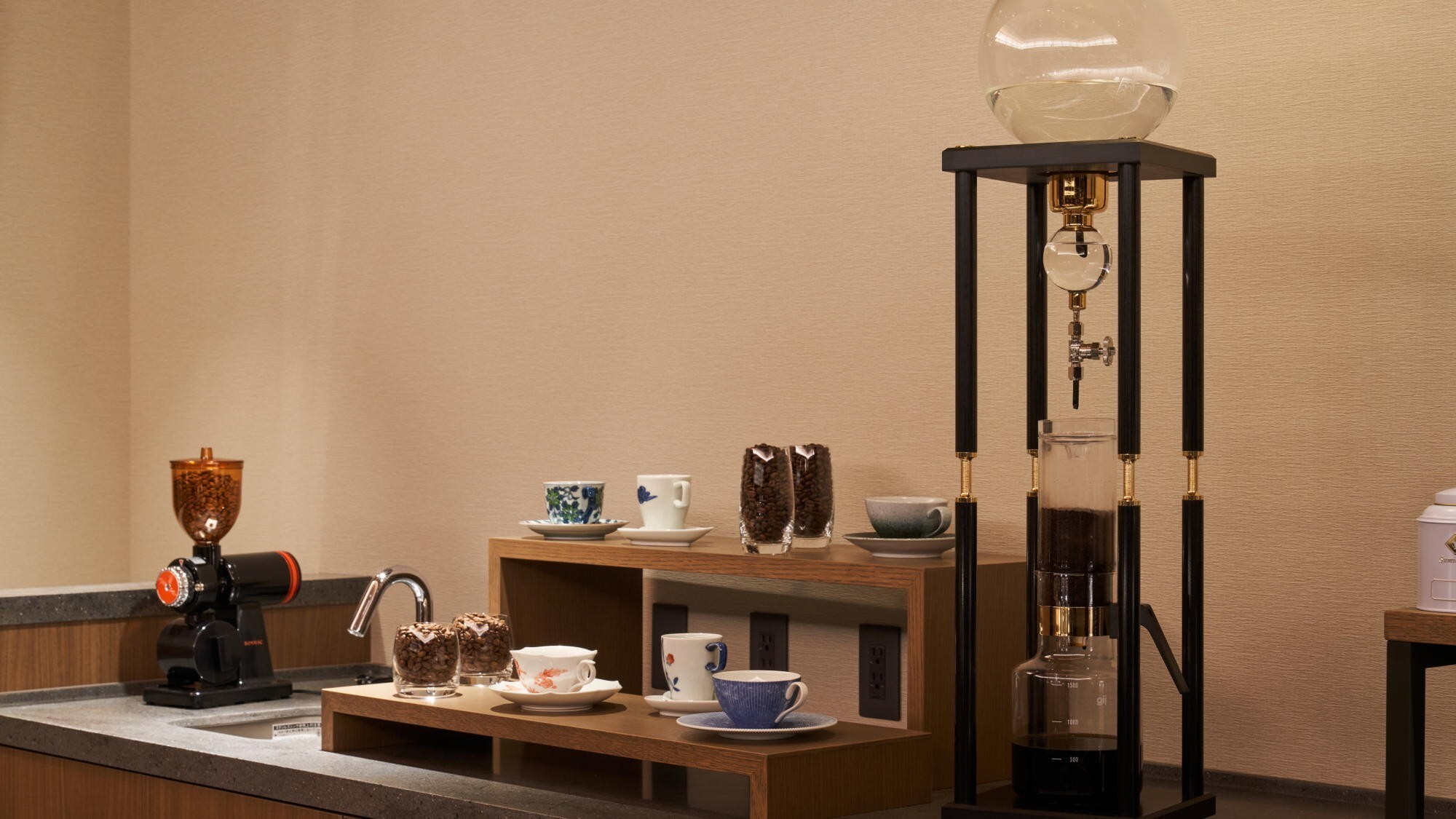 ◆ラウンジ　刻　TOKI｜お好みのコーヒー豆・紅茶をフレンチプレスでご提供。