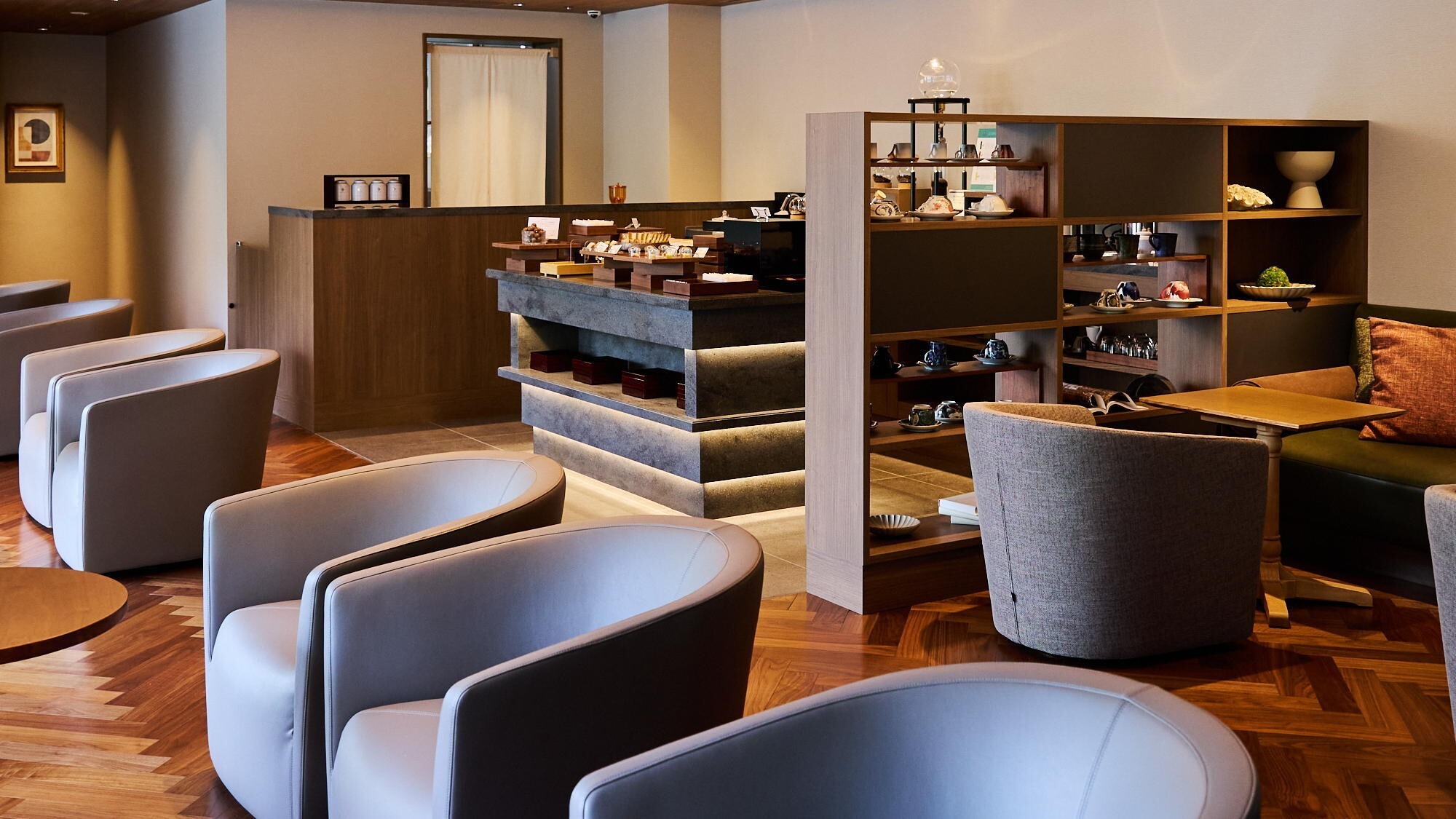 ◆ラウンジ　刻　TOKI｜いつもは無為に過ごしている一分一秒が、自分のための刻となる。