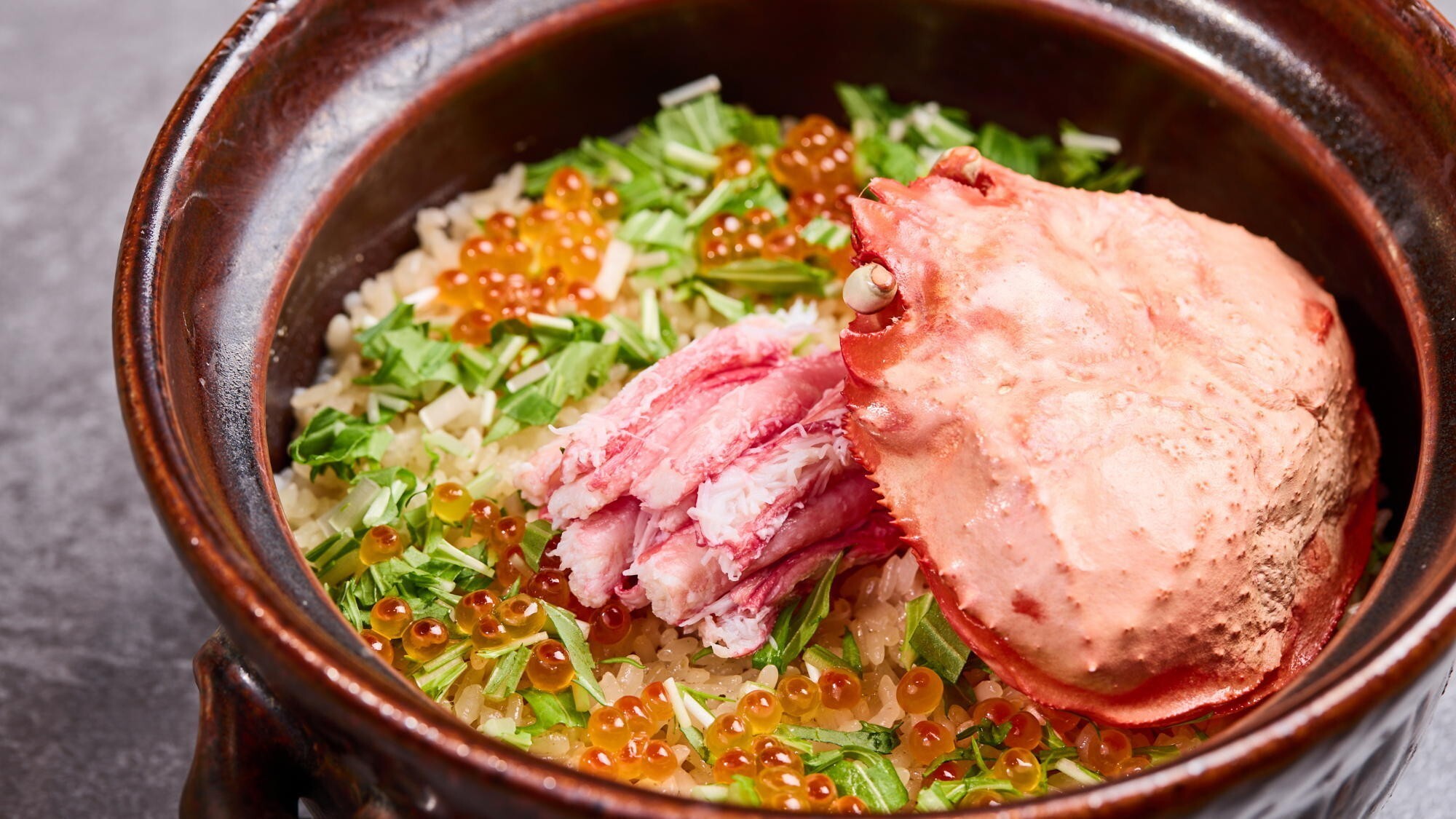 ◆夕食一例（六つ喜）｜季節を主題とし、四季を通じて彩りと味わいを豊かに感じる和会席。※写真は一例