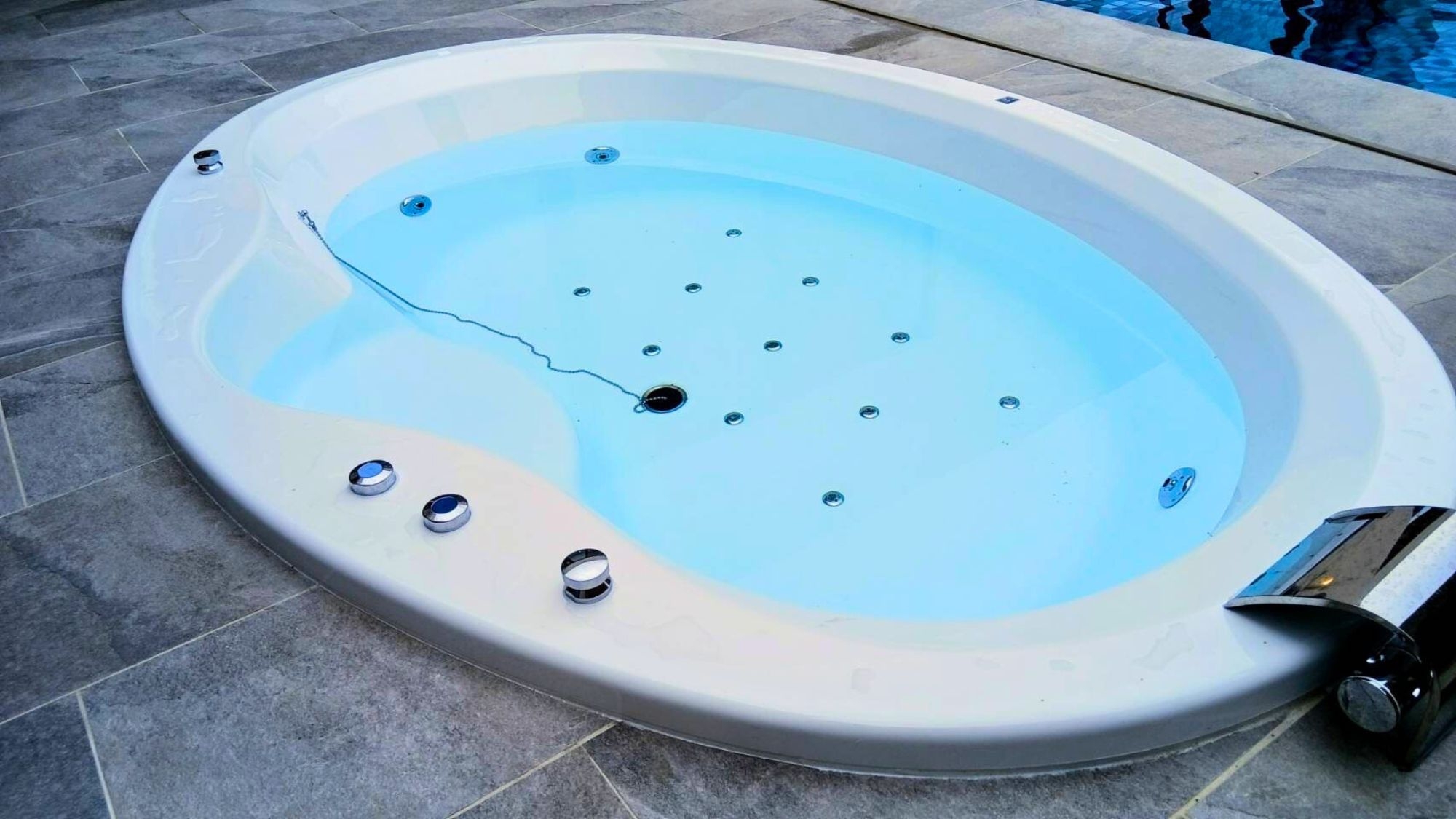 【期間限定・グランドオープン記念】今だけ特別価格｜全棟プライベートプール・サウナ付＜素泊まり＞