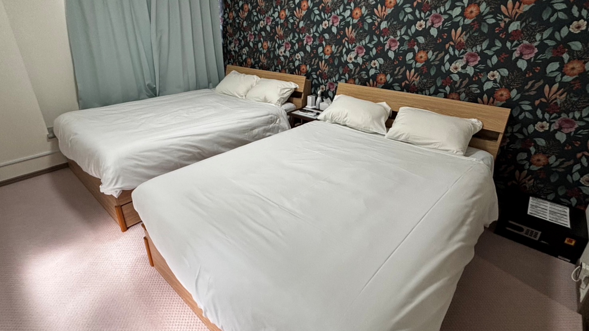 ダブルベッド2台で最大4名様まで宿泊可能