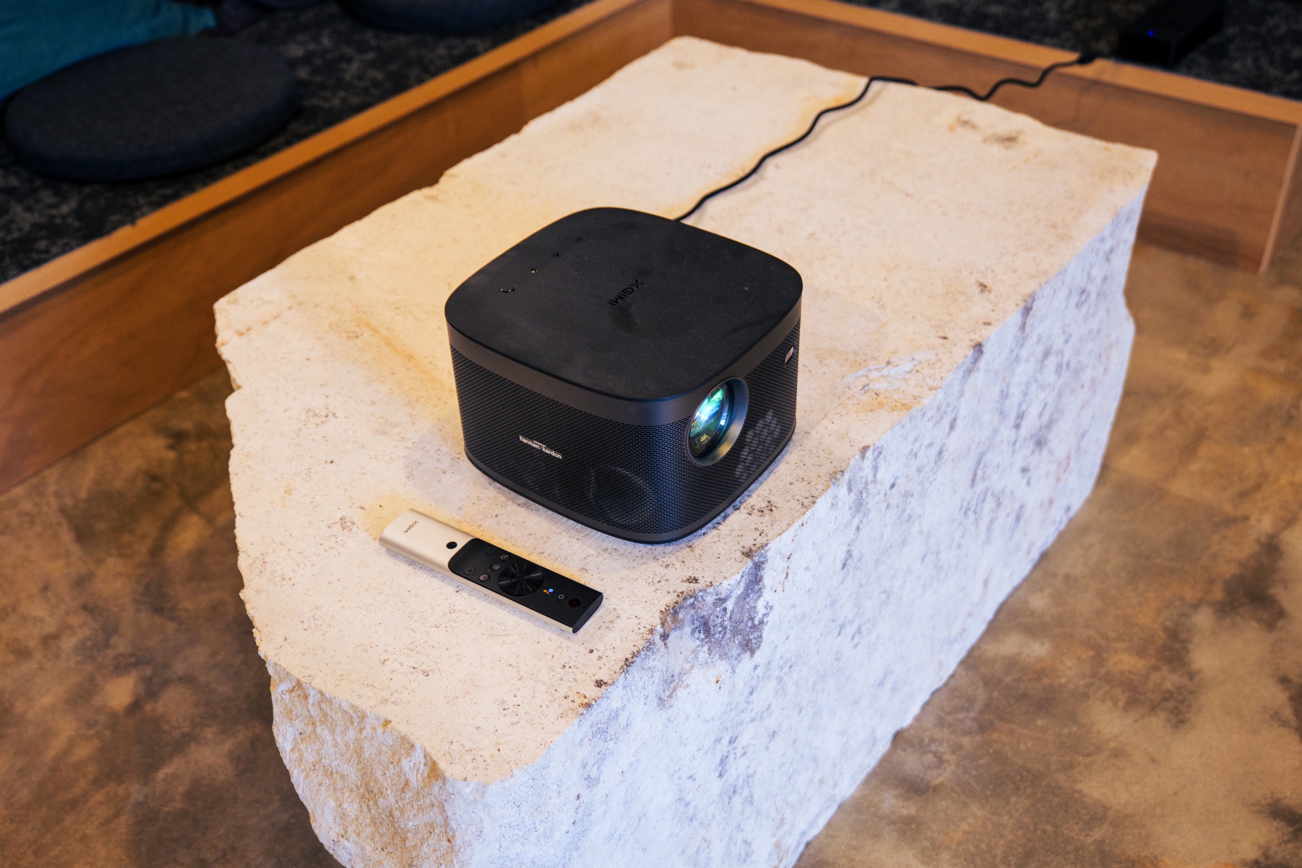 プロジェクター