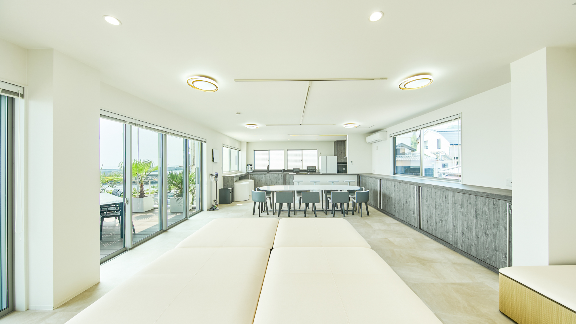 リビングダイニング全景