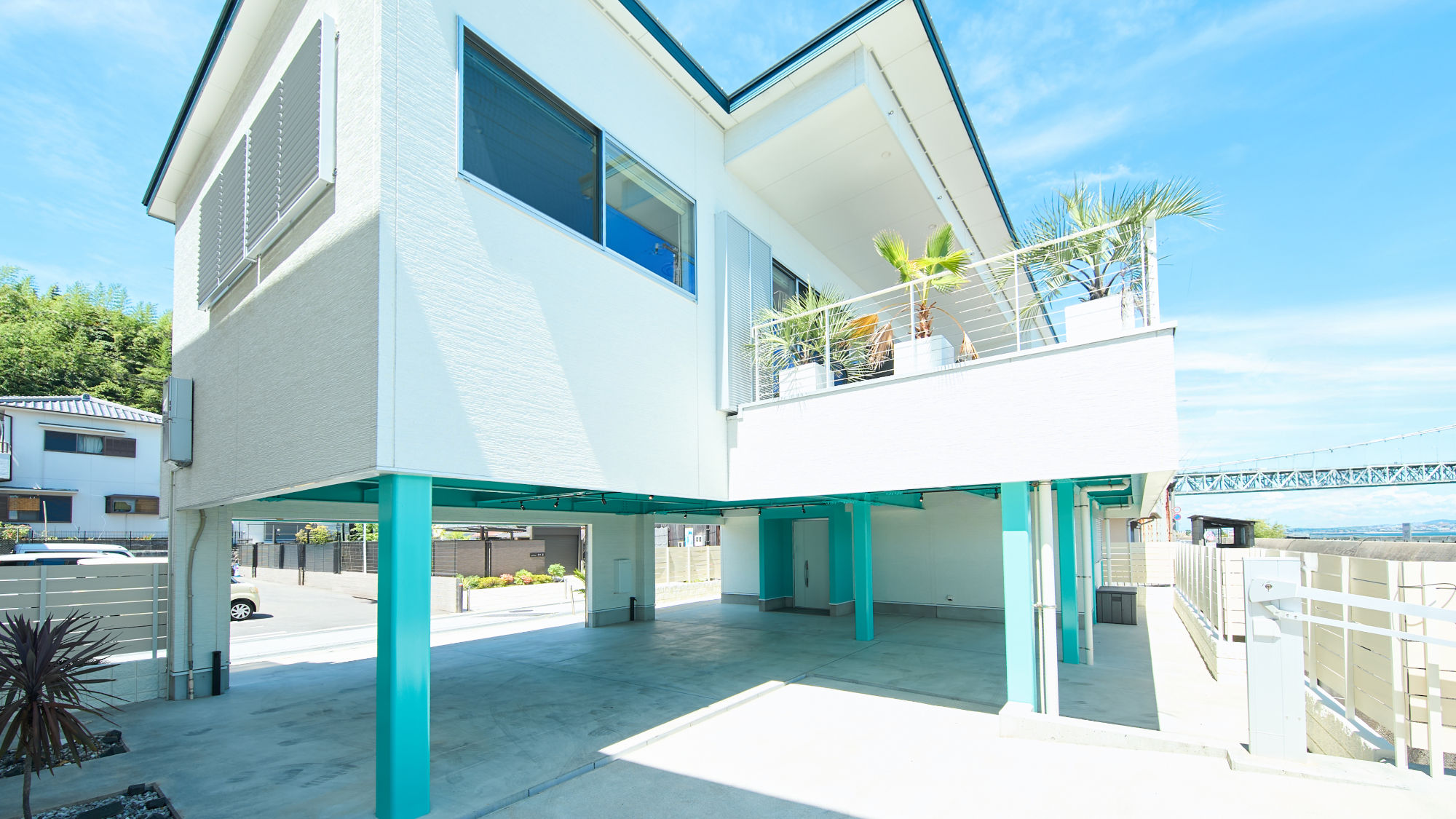 外観・駐車スペース