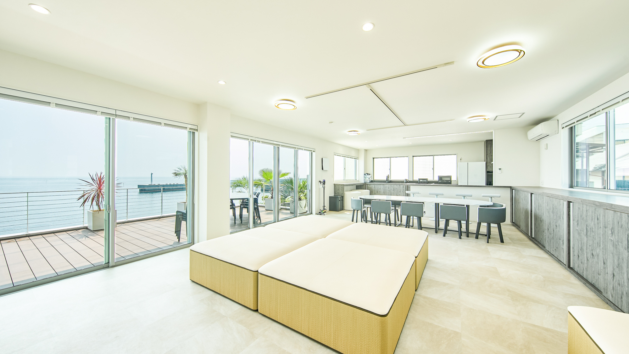 リビングダイニング全景