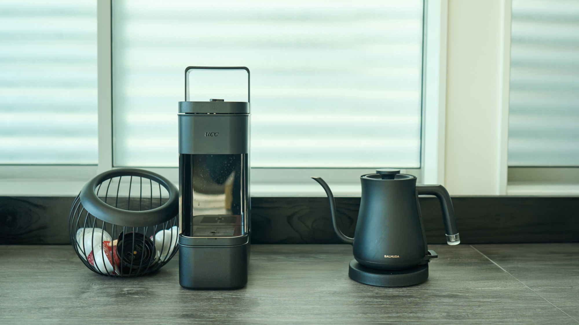 キッチン備品：コーヒーメーカー、電子ケトル