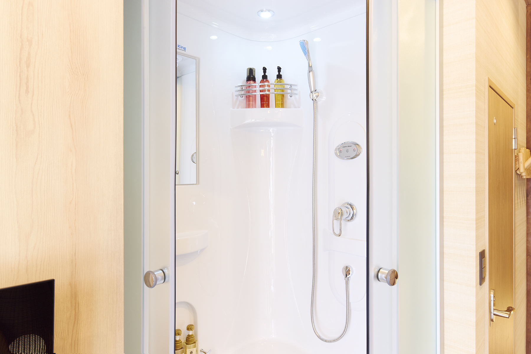 シャワーブース