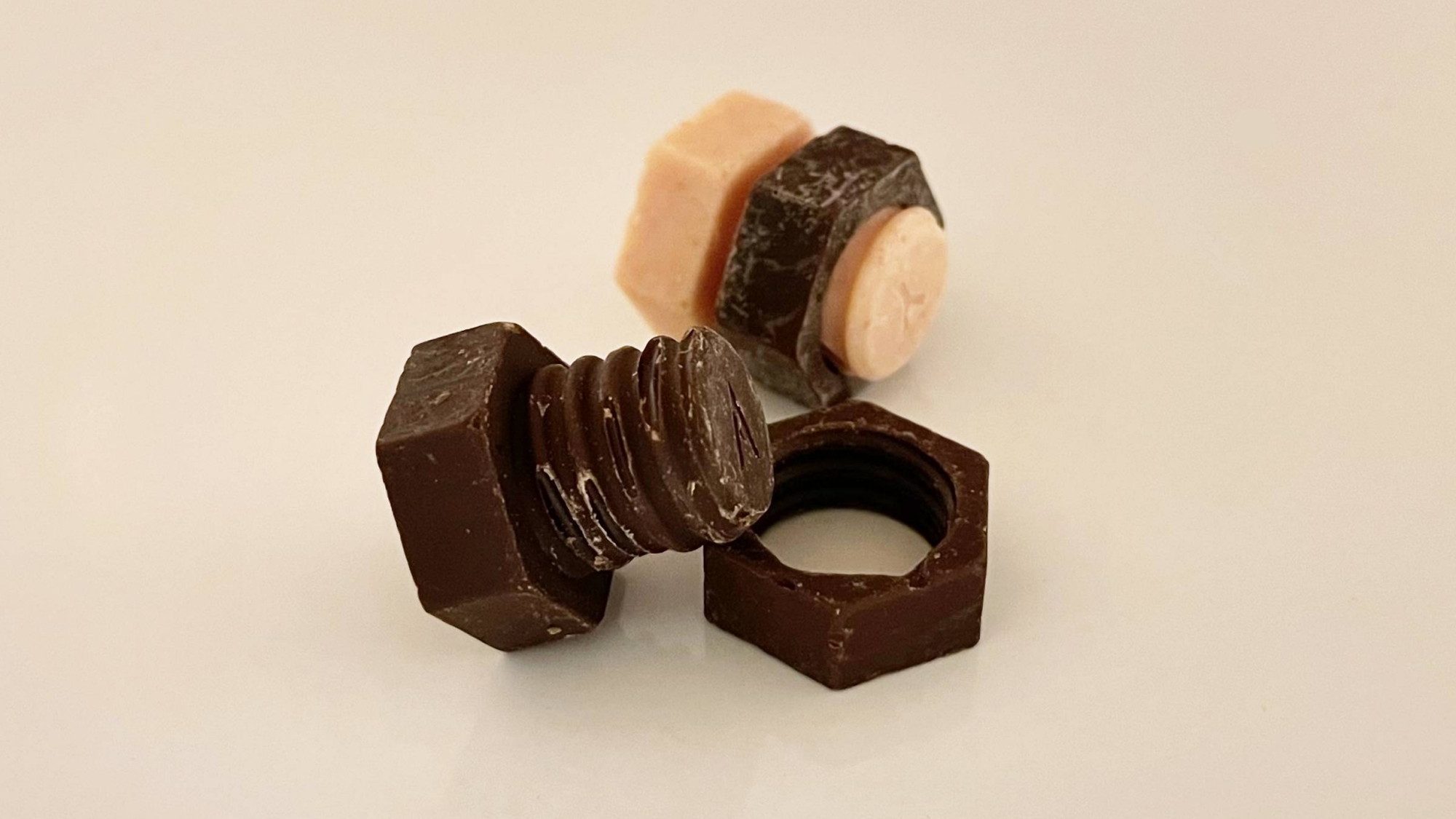 北九州土産「ネジチョコ」