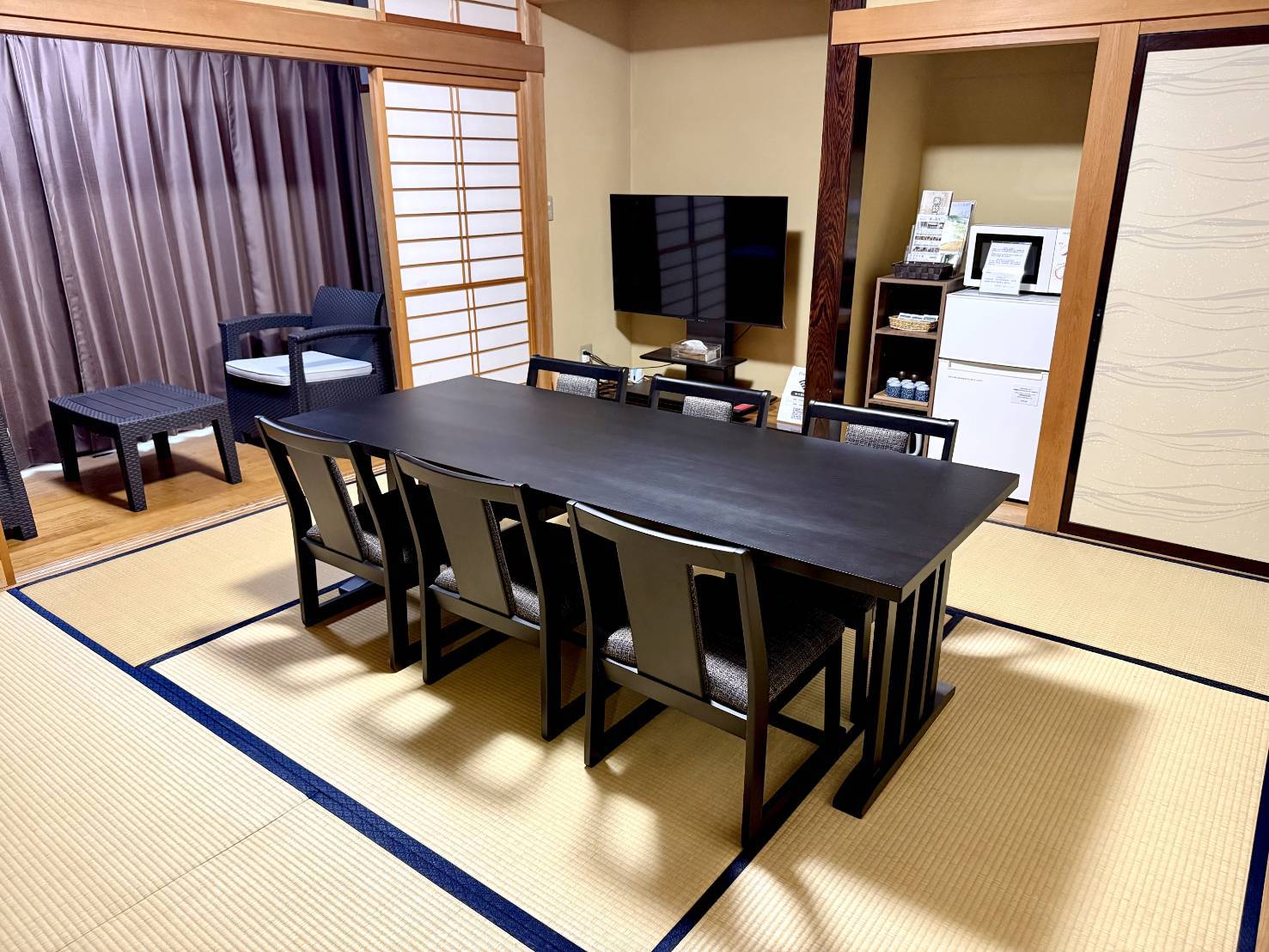 〔茶都の宿〕居間