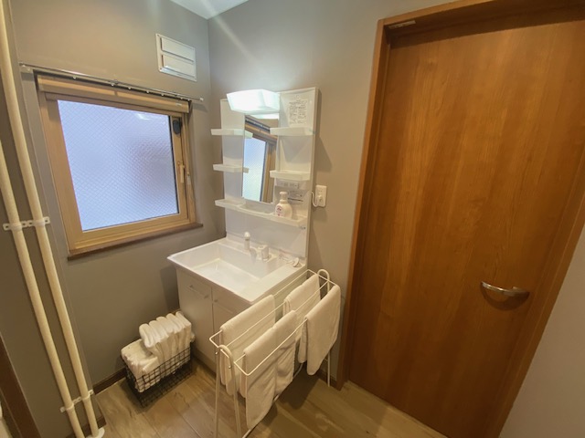 脱衣所　洗面化粧台