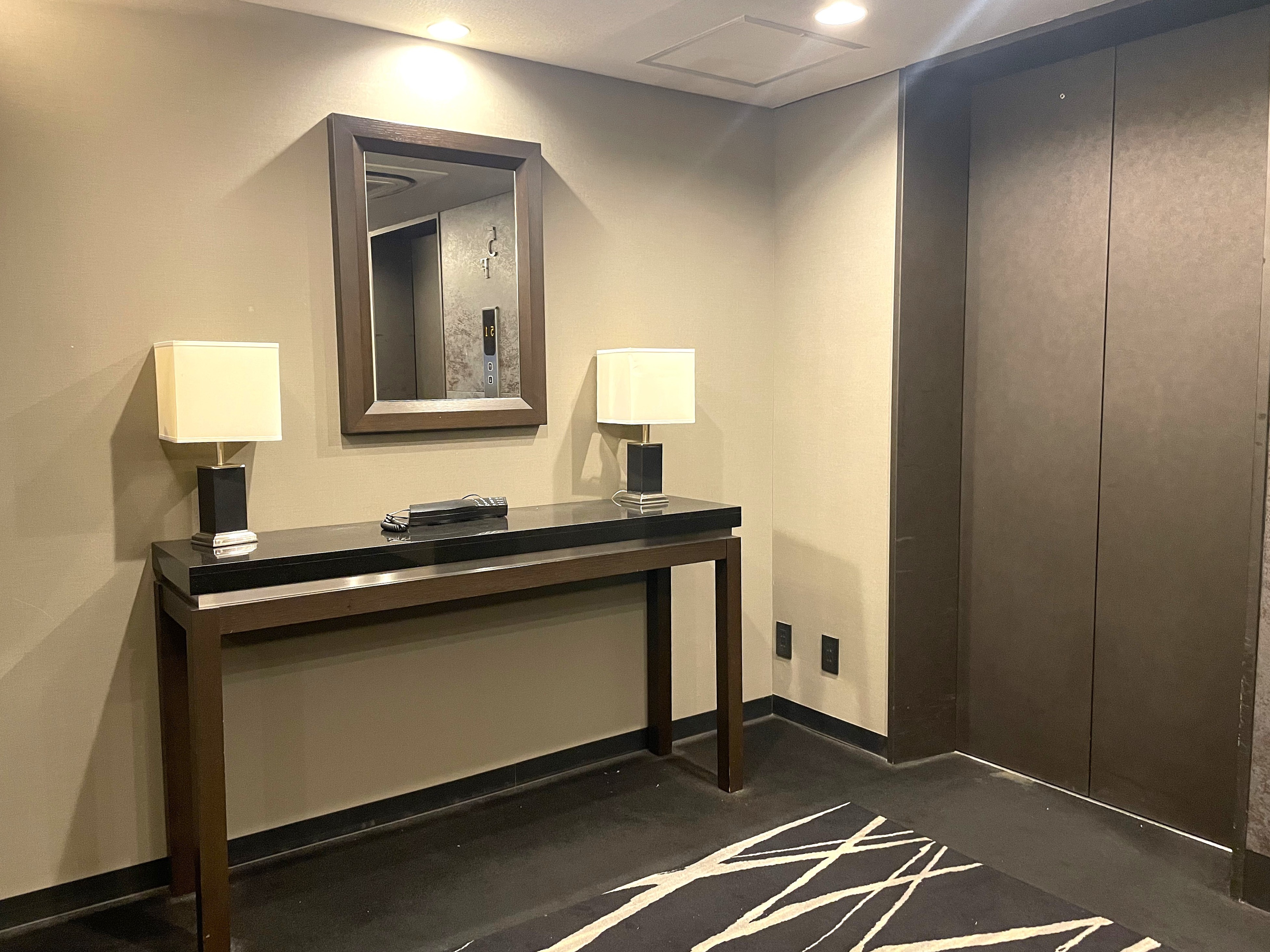 エレベーターホール