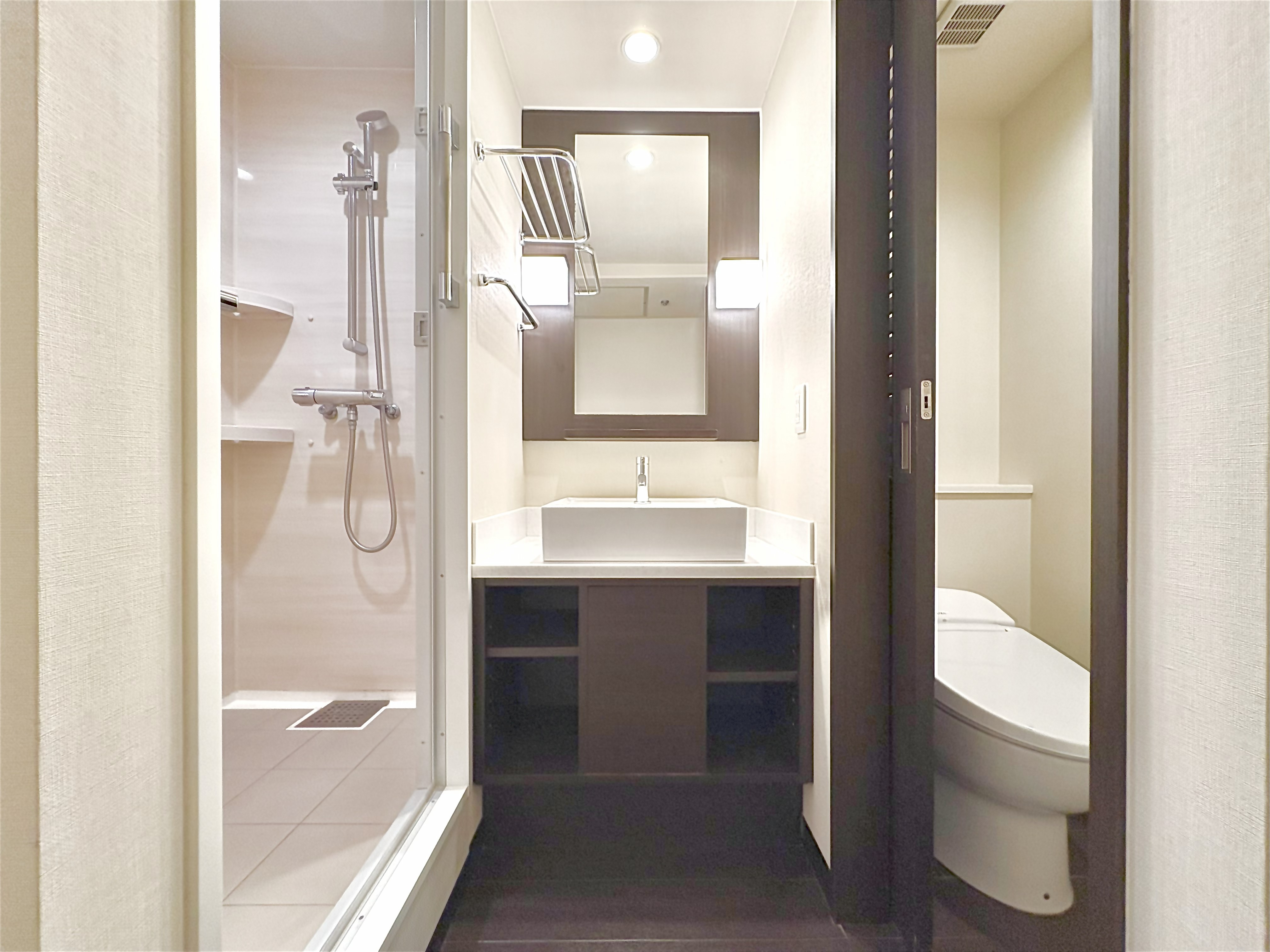 シャワーブース