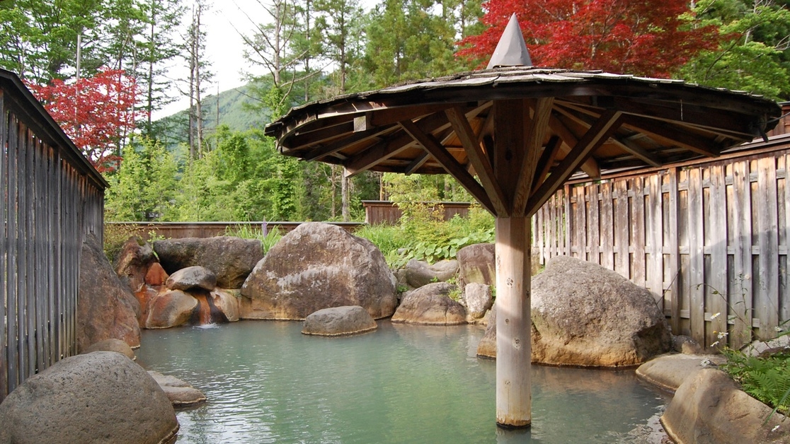 【飛騨牛付きスタンダード会席】＜1泊2食付き＞飛騨牛陶板焼き＆川魚料理他、朝夕ともにボリューム満点◎