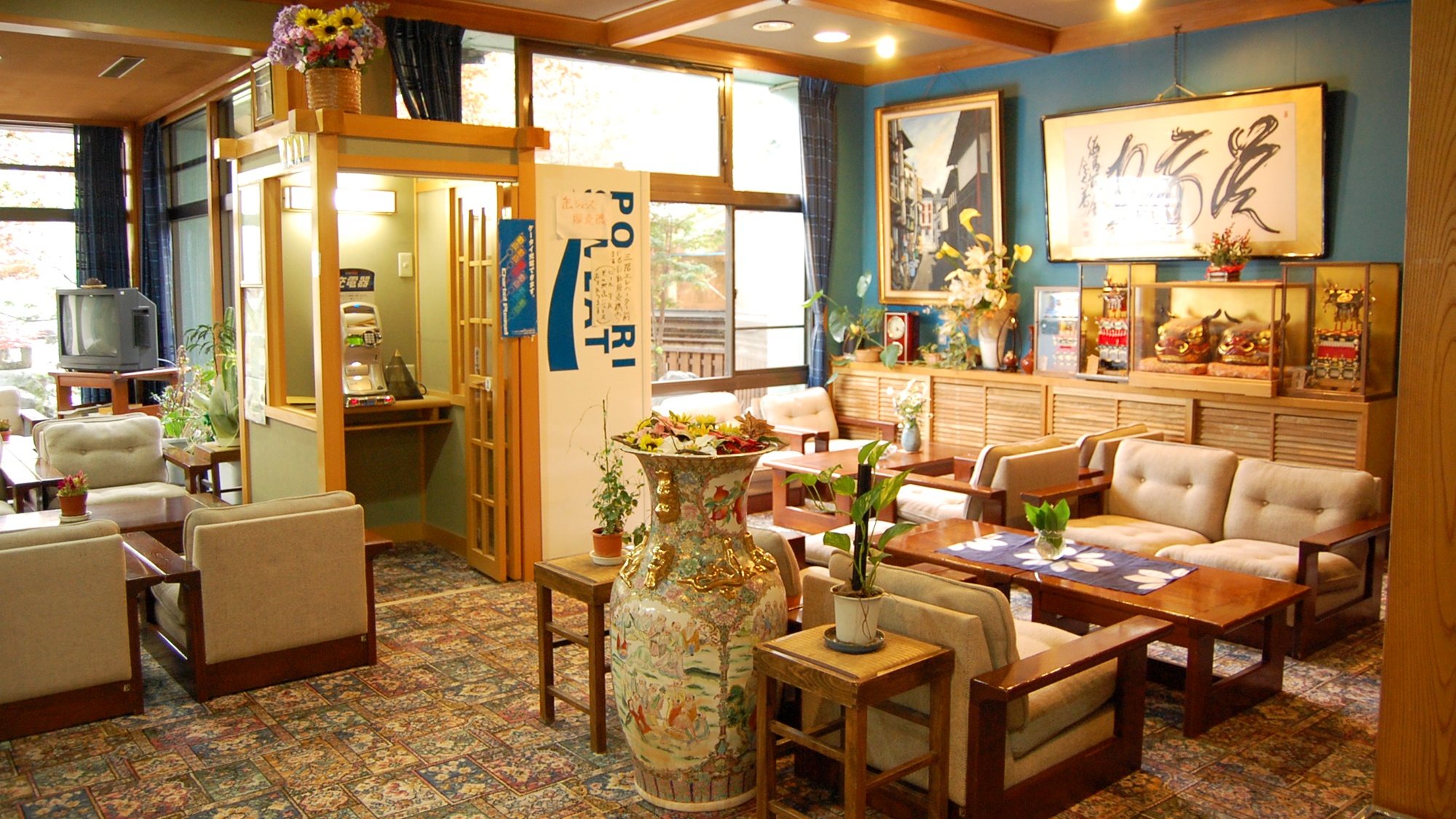 *【ロビー】喫茶ではコーヒー・紅茶などもございます。