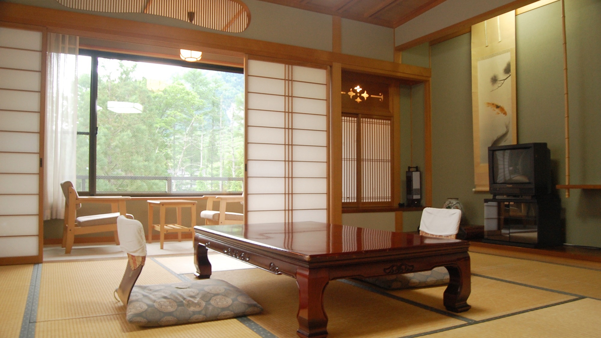 和のお部屋でごゆっくりおくつろぎください。