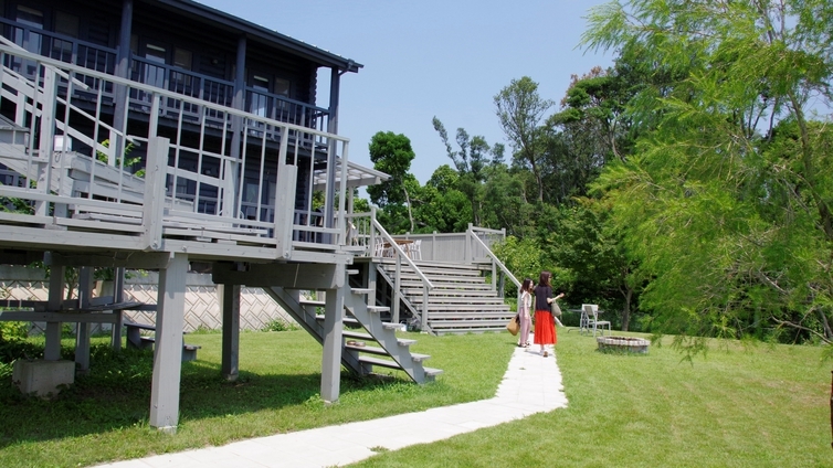 【ガーデン】BBQデッキと中庭付！90平米のフォレスト棟1階ガーデンで手軽に淡路島ステイ