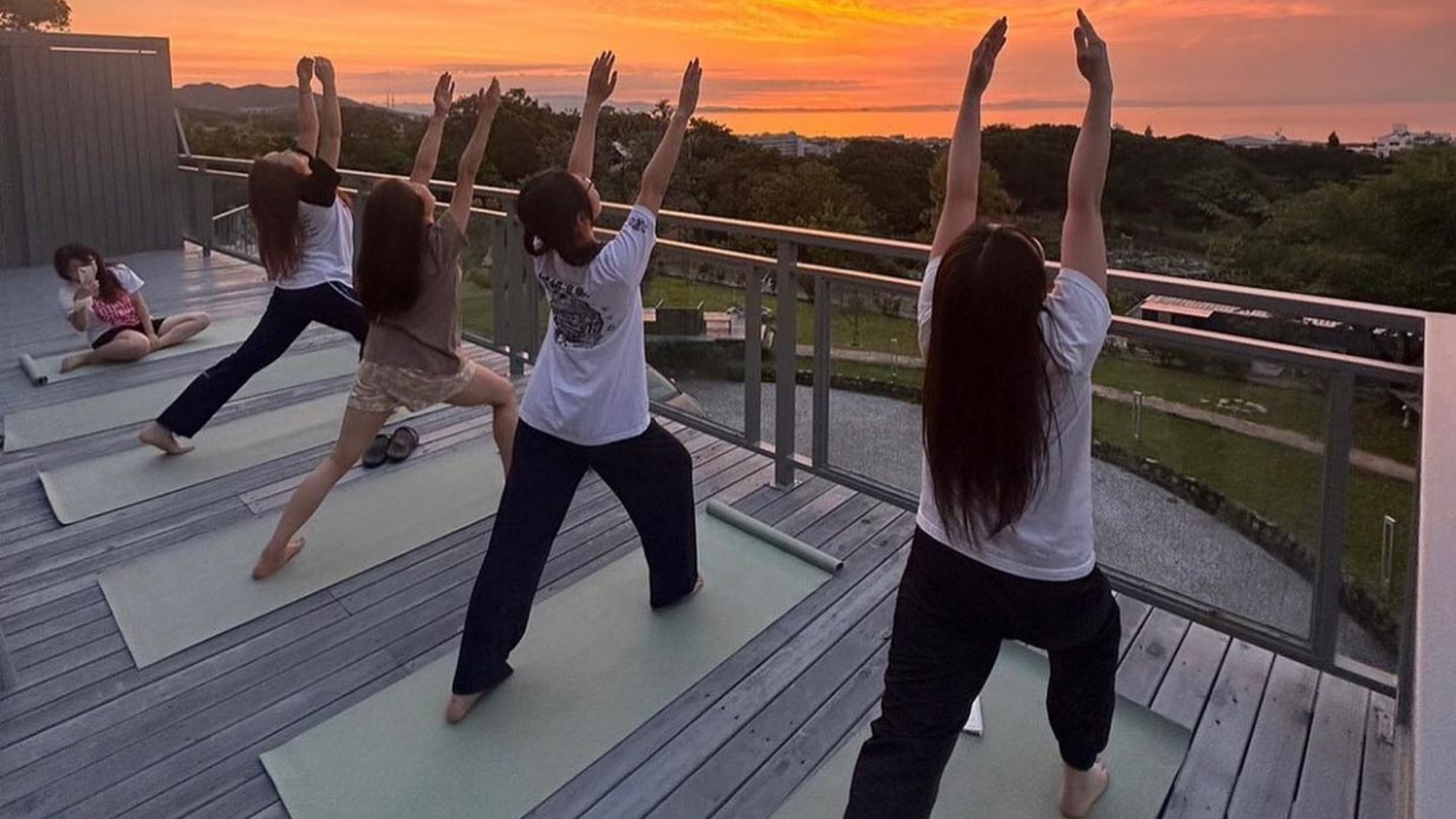 *【イベント】清々しい空気と素晴らしい景色の中で行う朝ヨガ