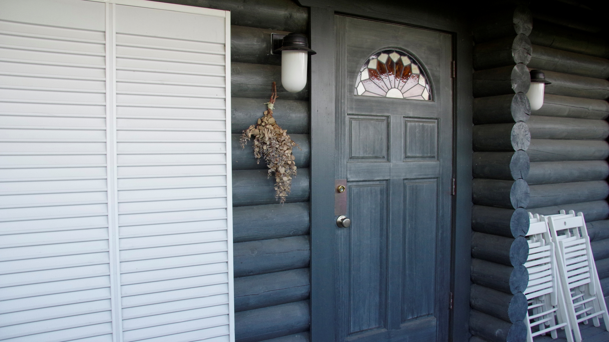 *【外観】コテージの入り口はこちら