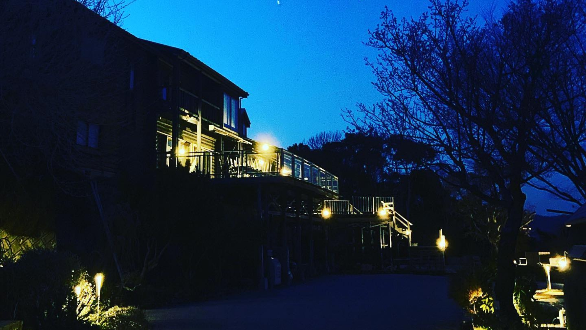 *【外観】夜の外観