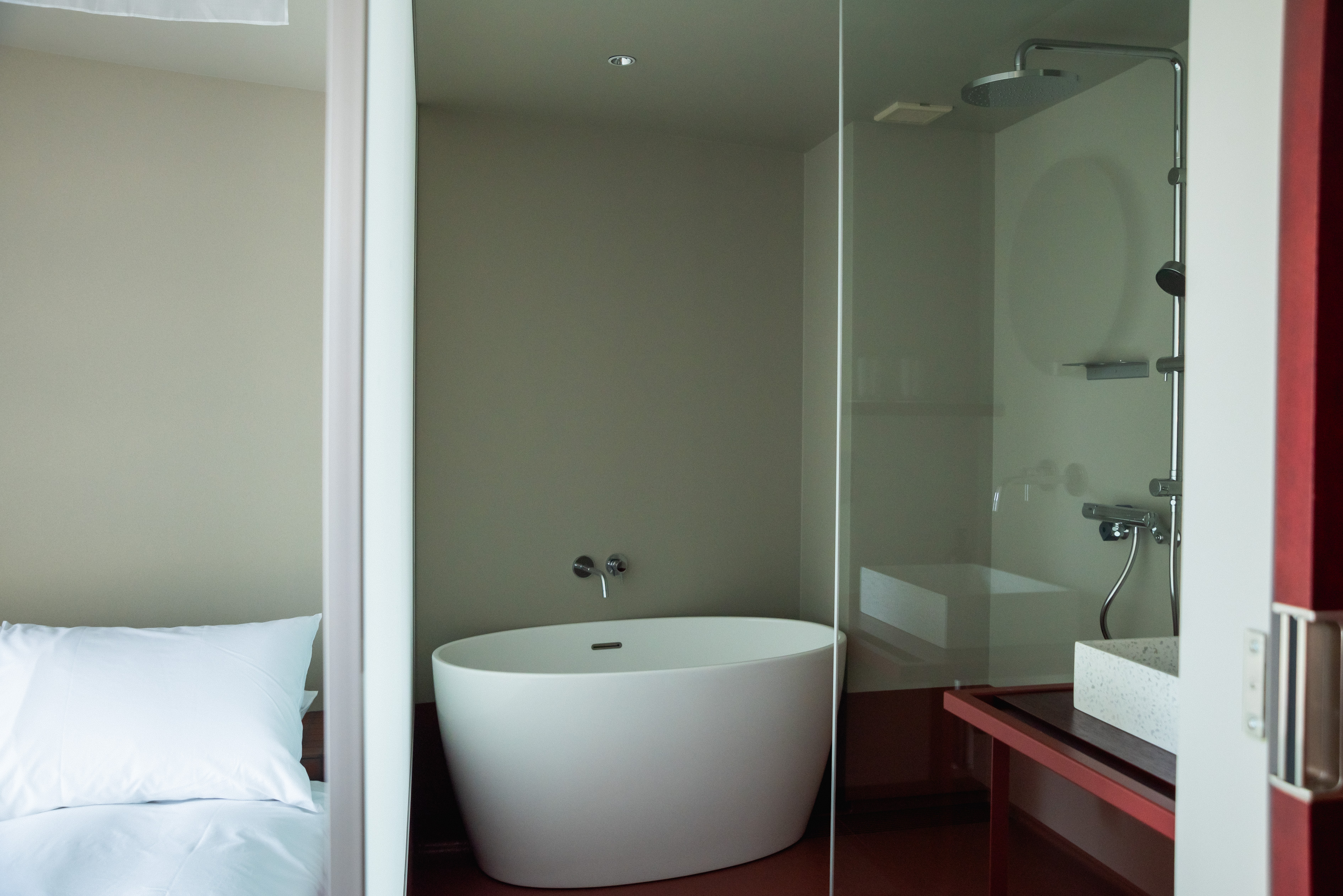 Studio double w/bathtub