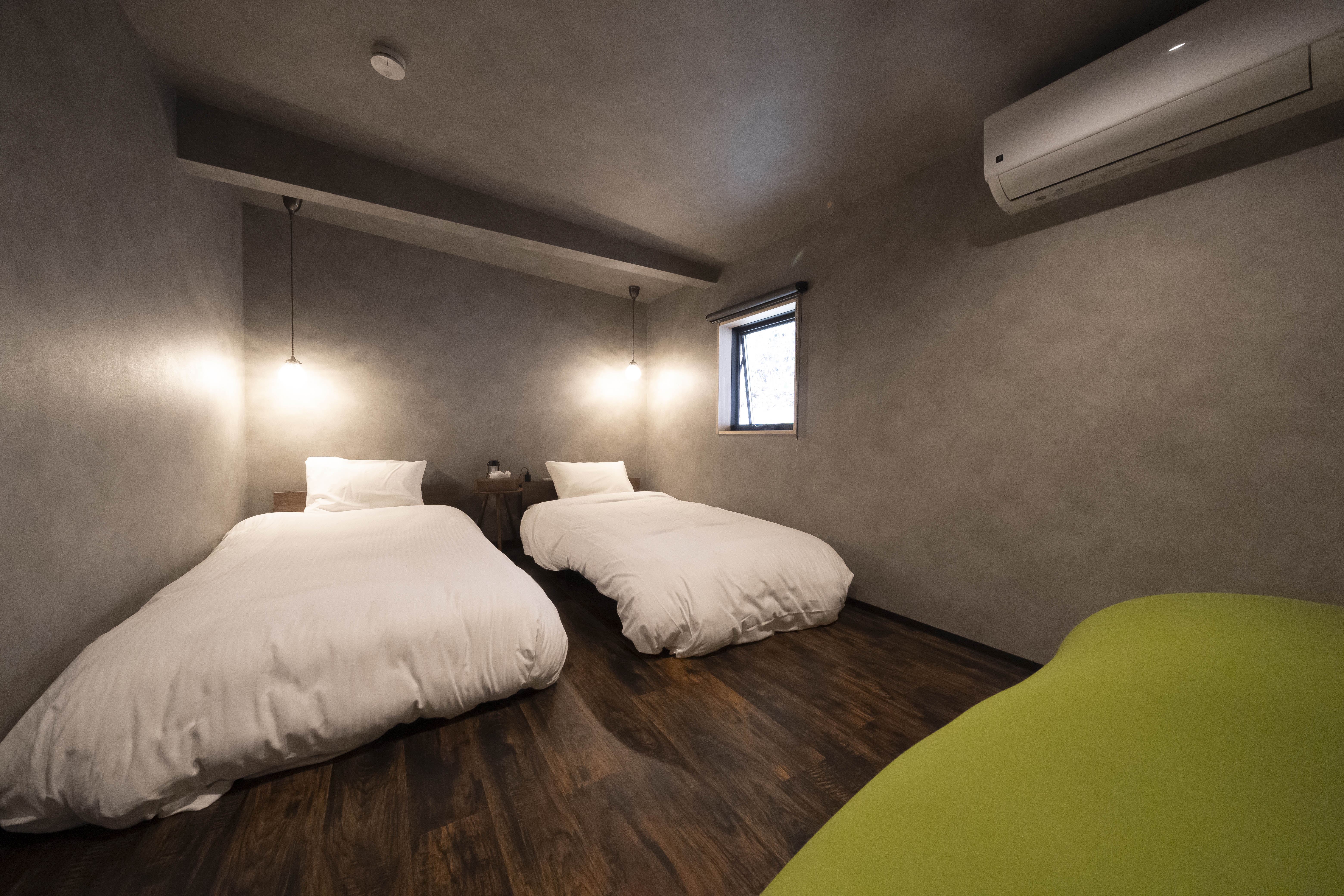 落ち着いた雰囲気のツインルーム