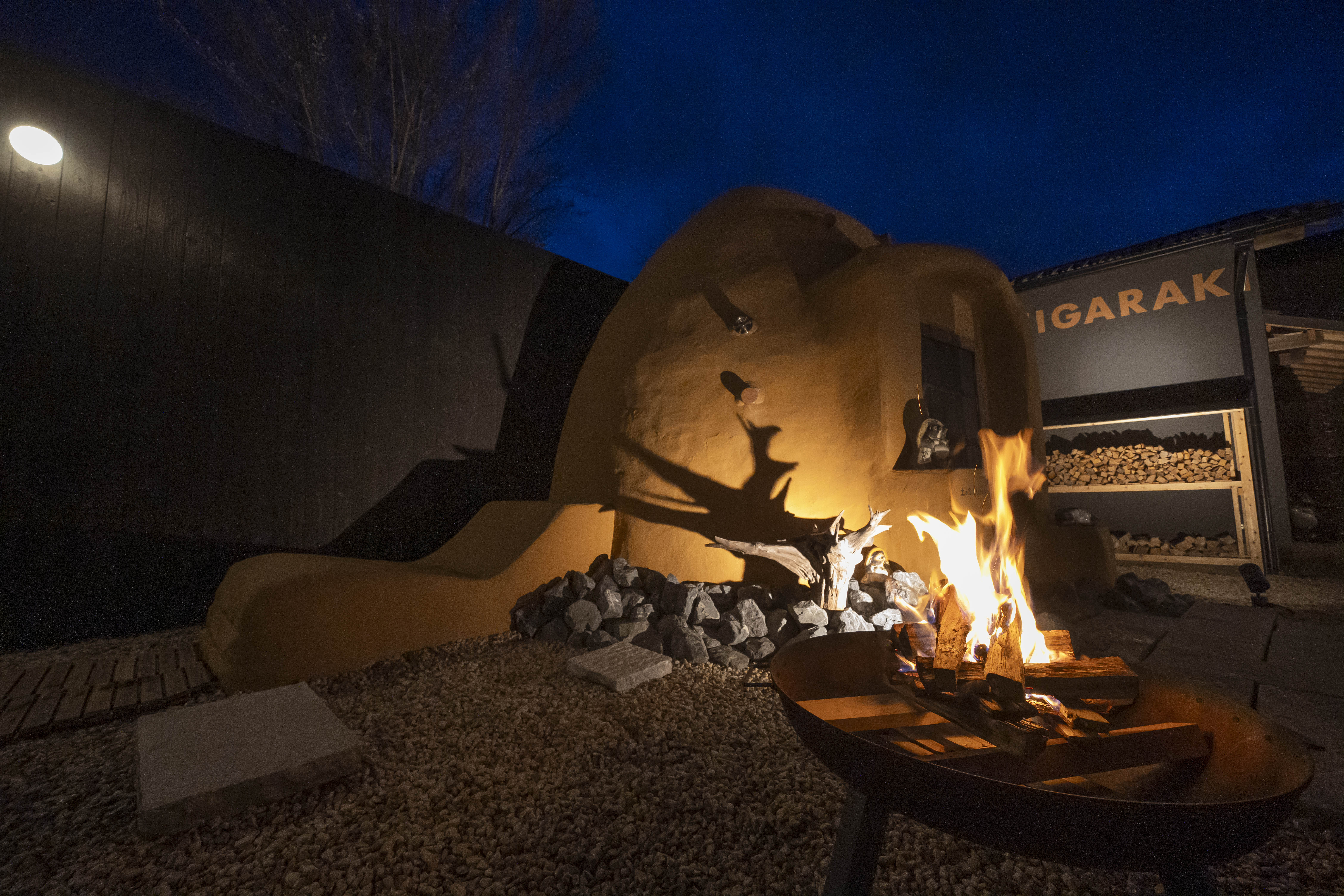 焚き火とアースバッグサウナ