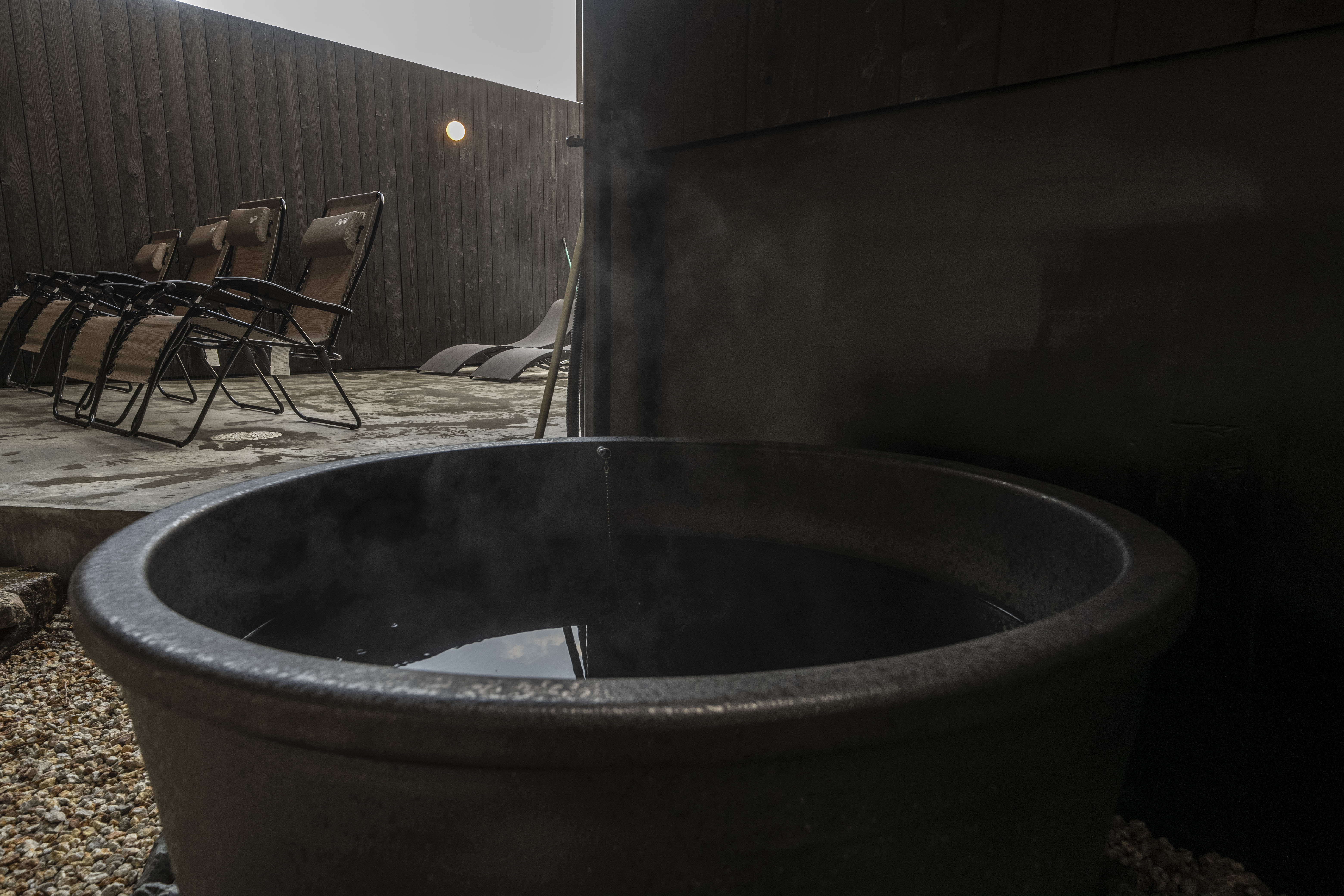 信楽焼の水風呂