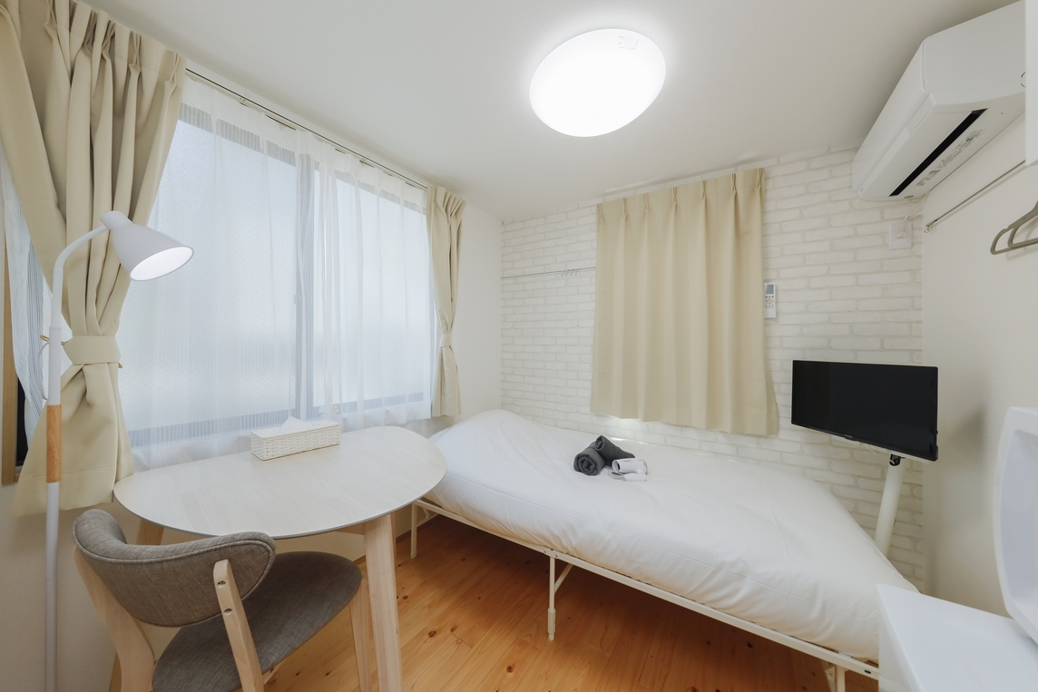 1F＊1名収容＊新宿駅から直通(4分)/中野駅から徒歩3分/素泊まり