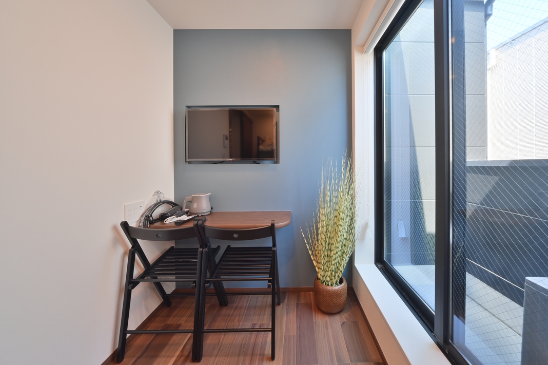 【定員2名】初台駅徒歩8分/作業用デスク/WiFi完備