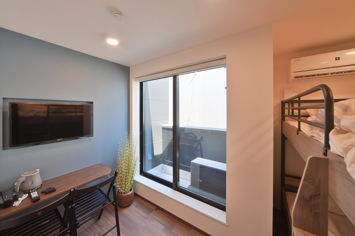 【定員2名】初台駅徒歩8分/作業用デスク/WiFi完備