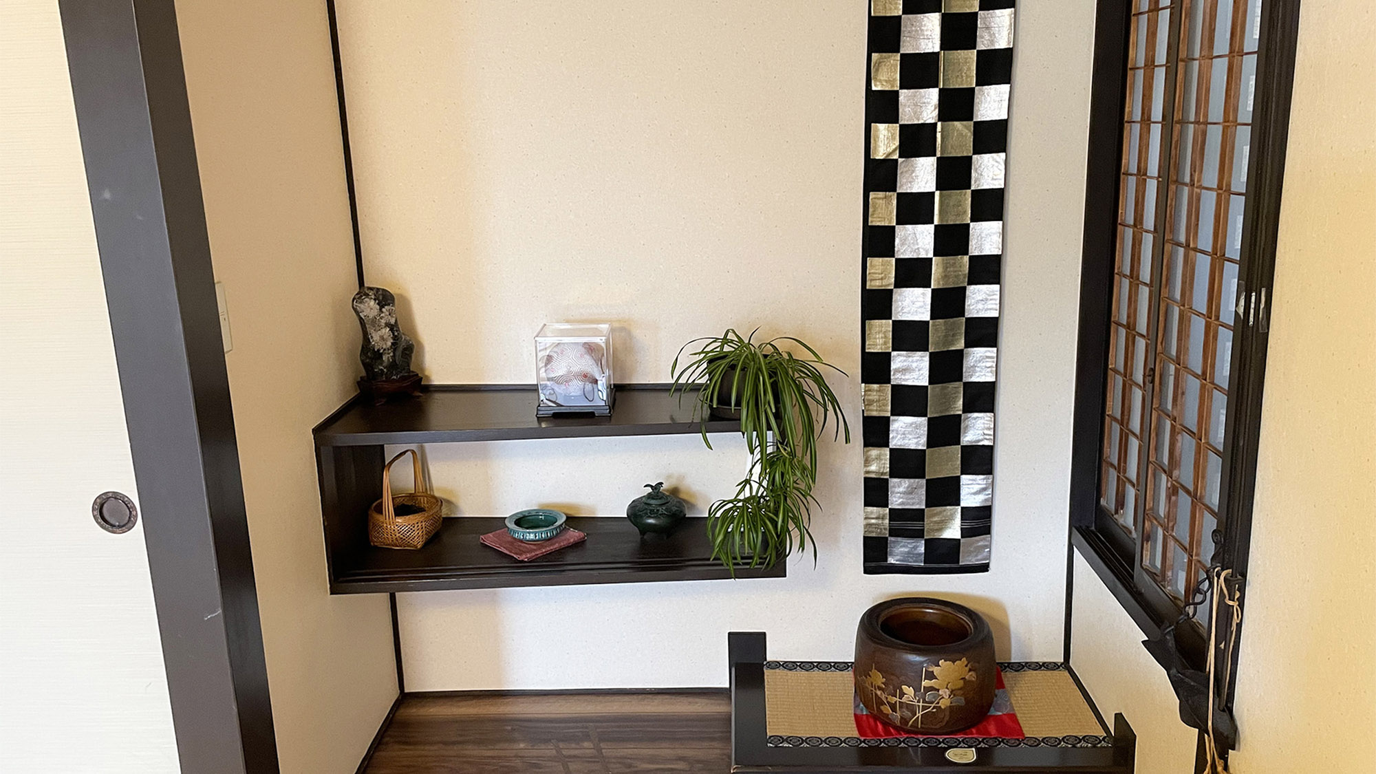 ・【いの部屋】日本の伝統美が息づく床の間　情緒と静けさを感じて心身ともにリフレッシュ