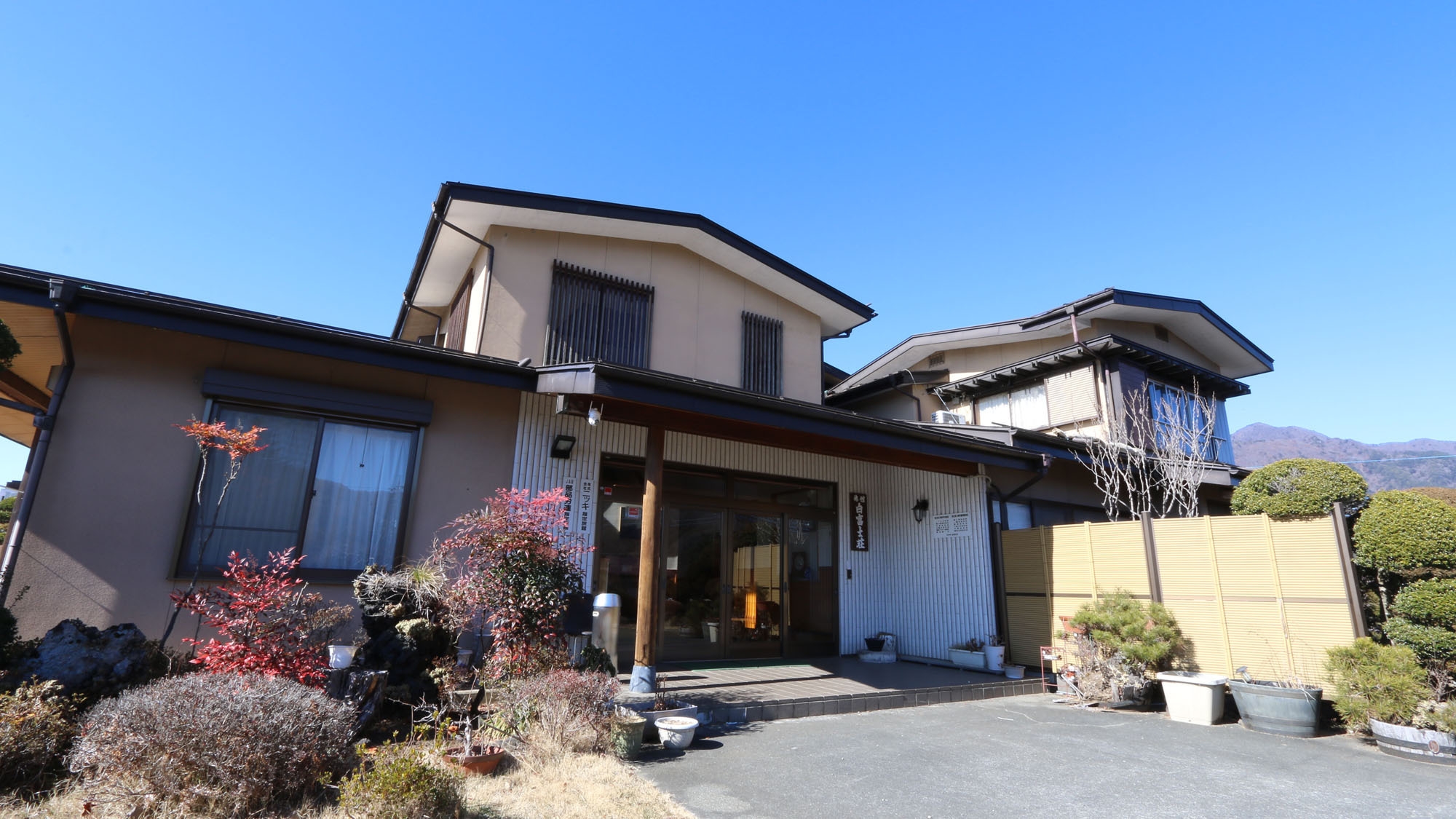 【素泊り】シンプル素泊り◇食事は周辺食事処で◇富士一望の温泉宿で過ごすシンプル旅◇天然温泉