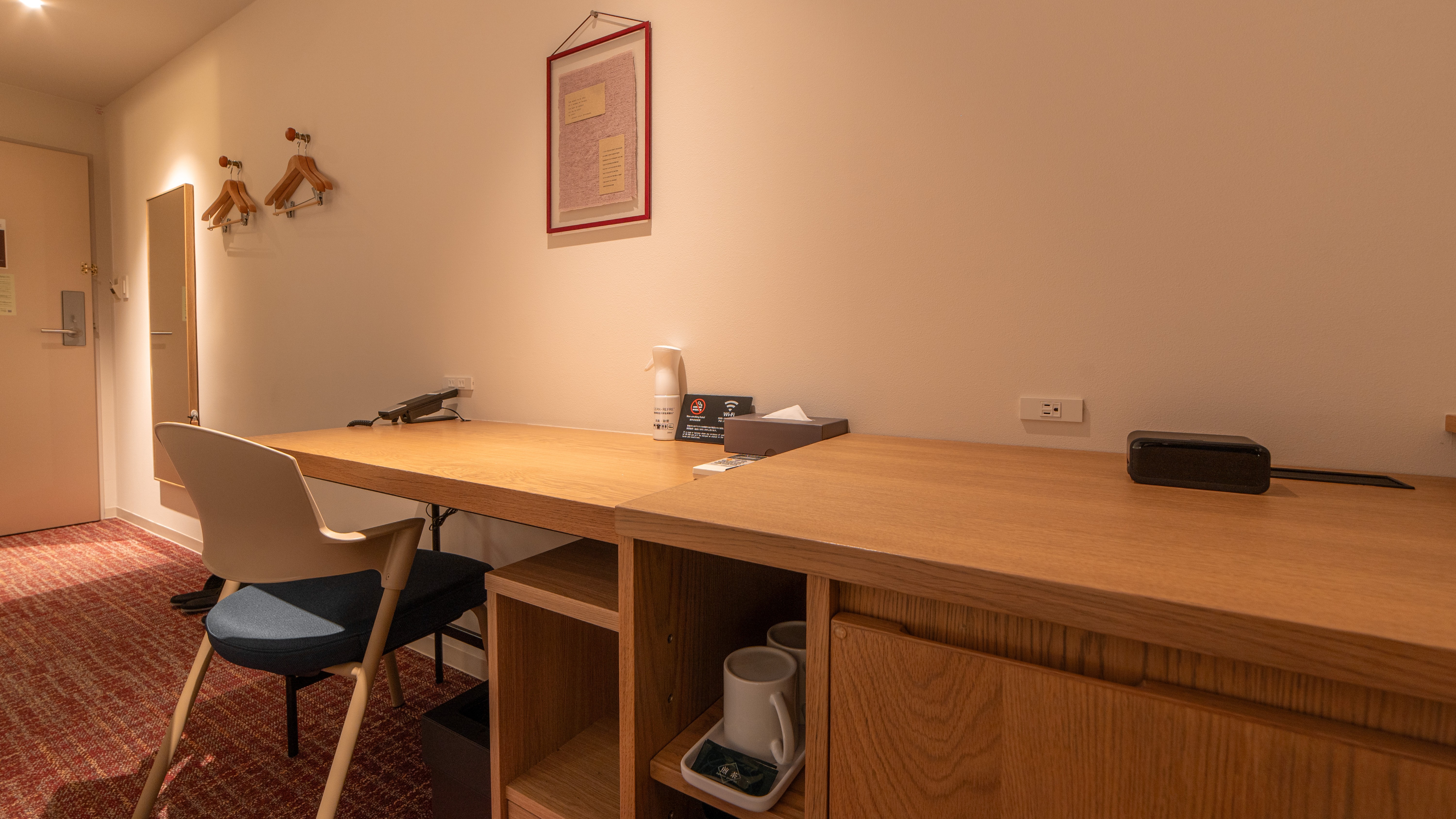 ダブルルーム／デスク