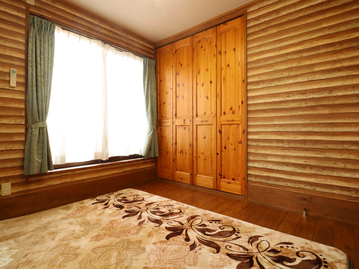 【離れ】ログハウス風の寝室