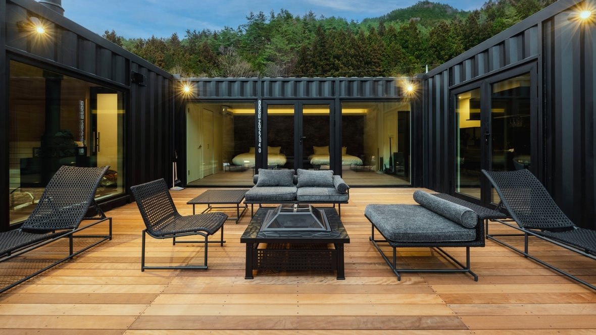 【春SALE】川音に包まれてととのう、大人の貸切サウナグランピング（素泊まり）