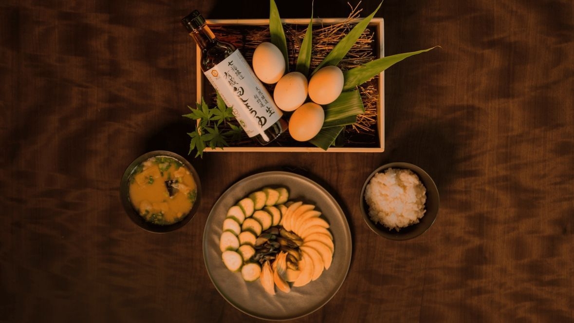 【朝食付きプラン】森と渓流に包まれる朝、一日のはじまりを整える「卵かけご飯」体験