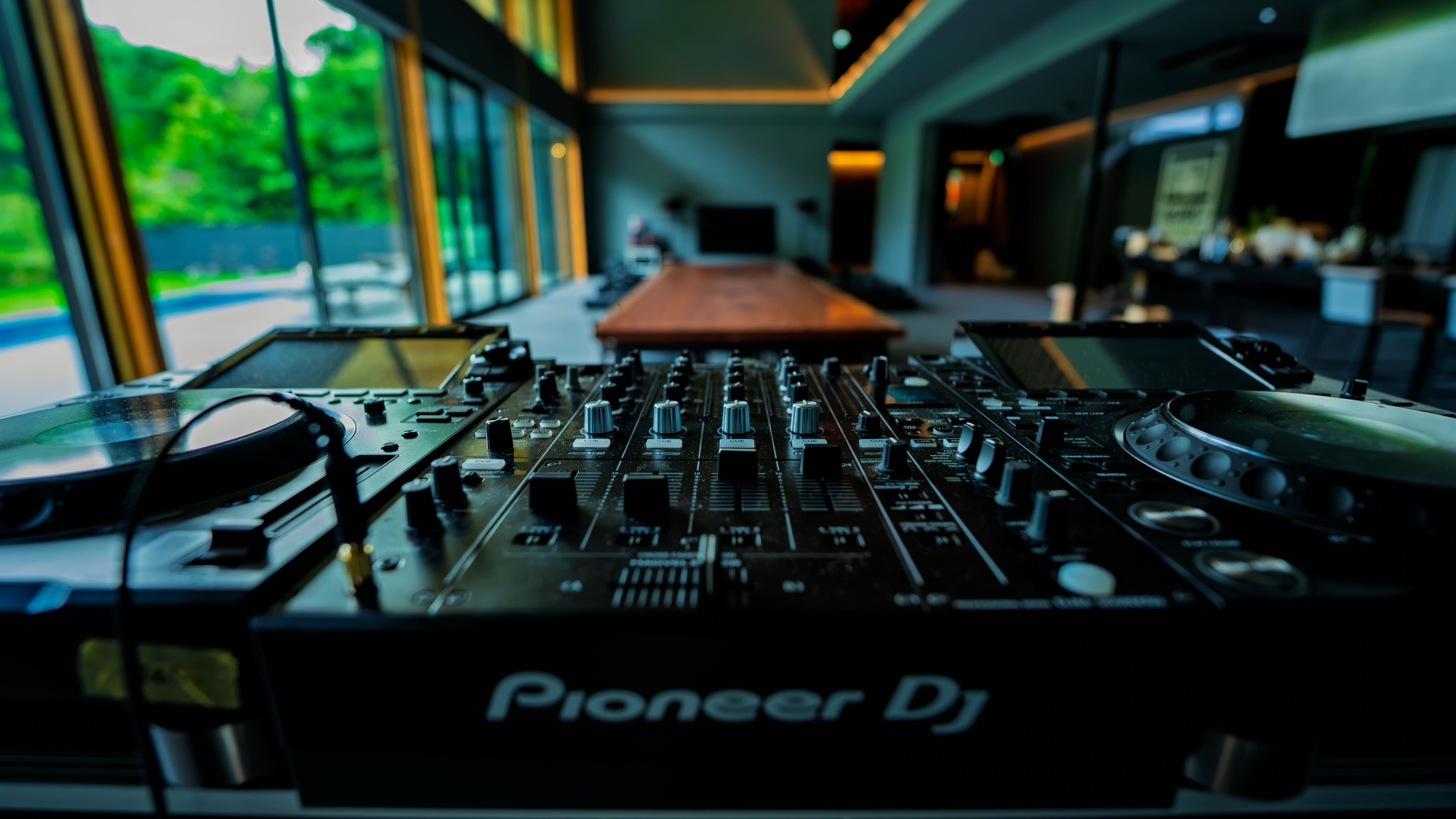 ◆お部屋 - リビングエリアにはDJブースも