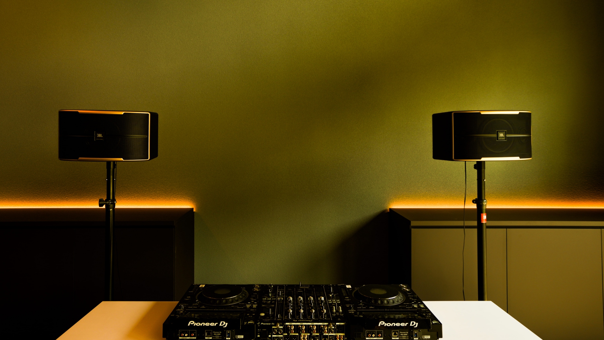 ◆お部屋 - リビングエリアにはDJブースも