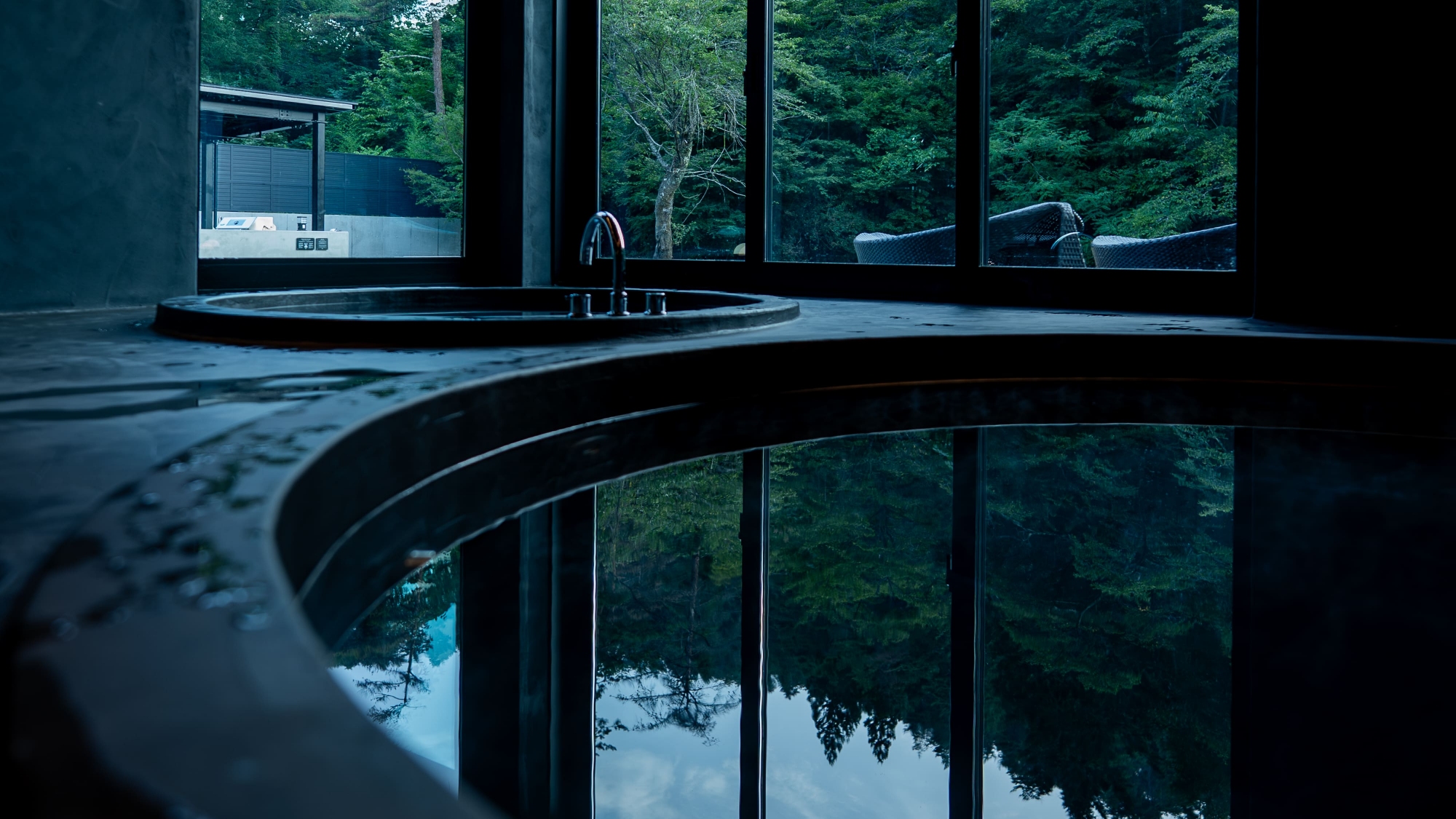 ◆水風呂 - 水風呂は天然水を引いています