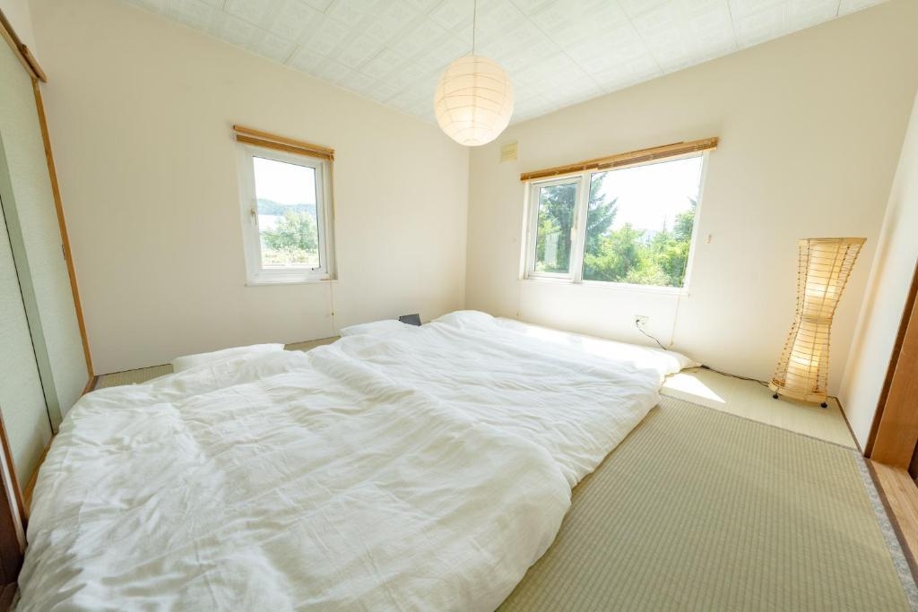 【素泊まり】富良野の絶景と和洋の調和で 豪華な滞在を。最大13名収容大人数の楽園