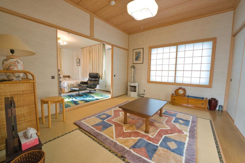 【素泊まり】レイクビュー洞爺湖  ”森に包まれる贅沢なバケーションハウス”  しろくまの宿